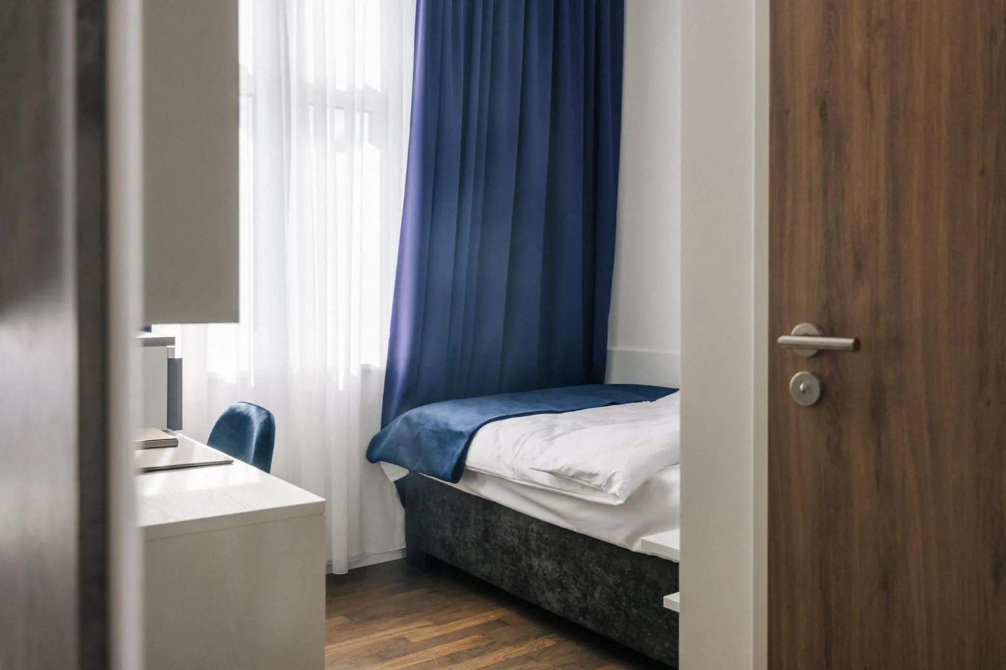 Bedroom, Bed in Homaris East Side