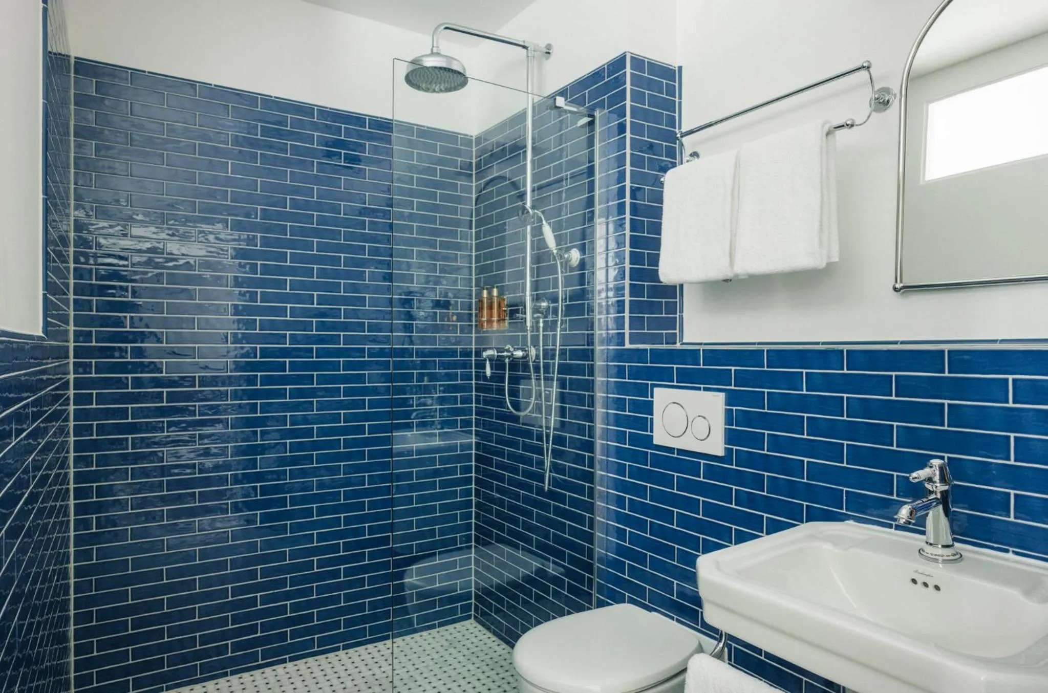 Shower in Homaris East Side