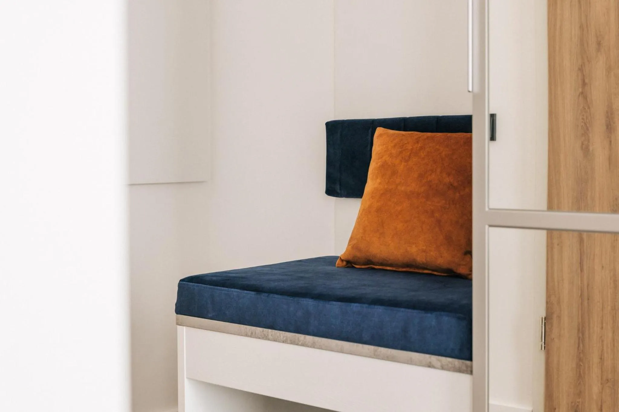 Seating area, Bed in Homaris East Side