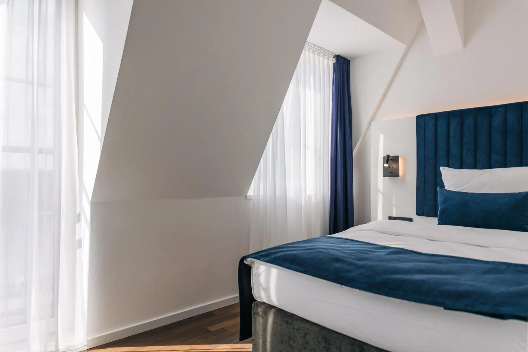 Bed in Homaris East Side