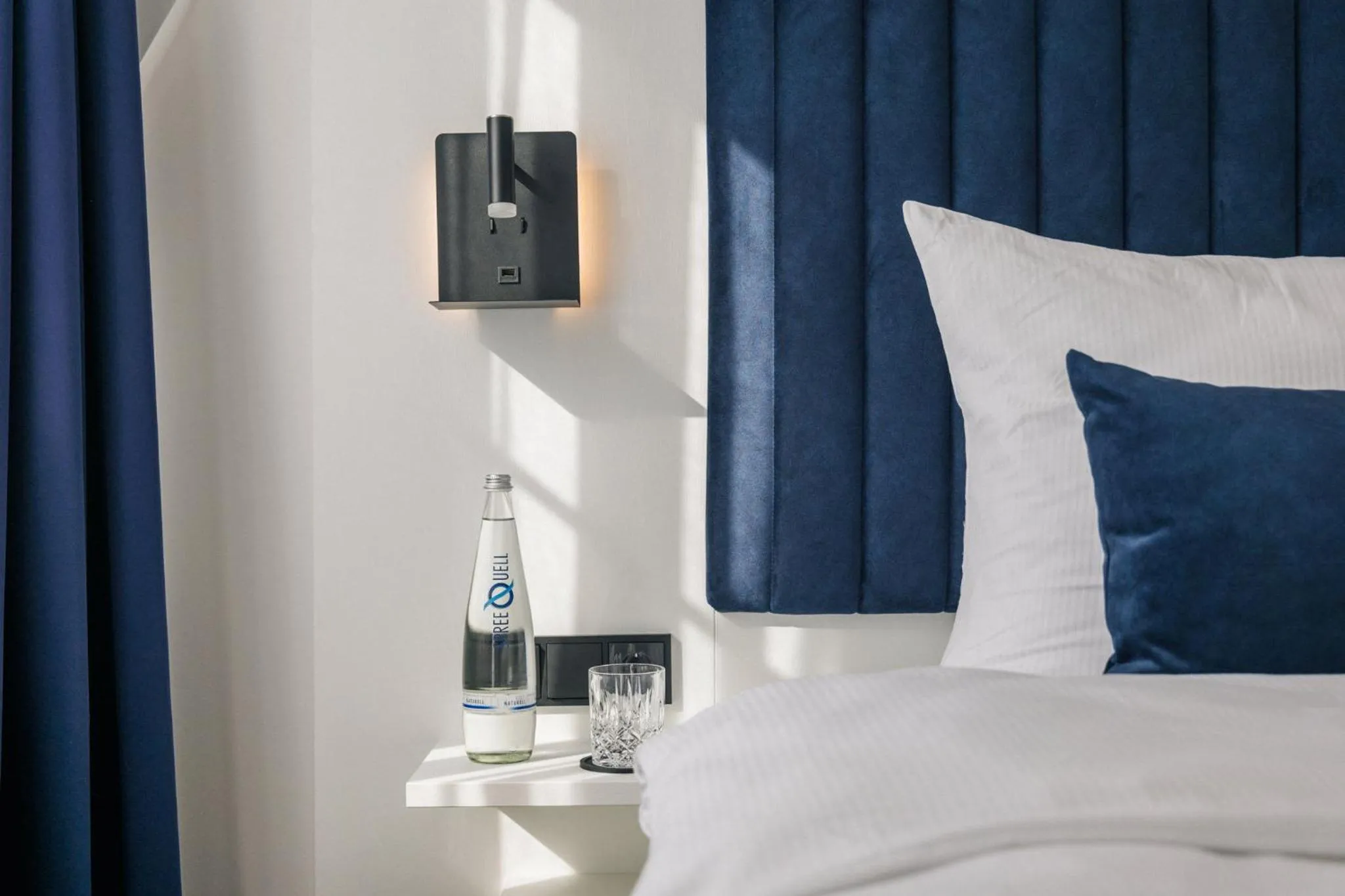 Bed in Homaris East Side