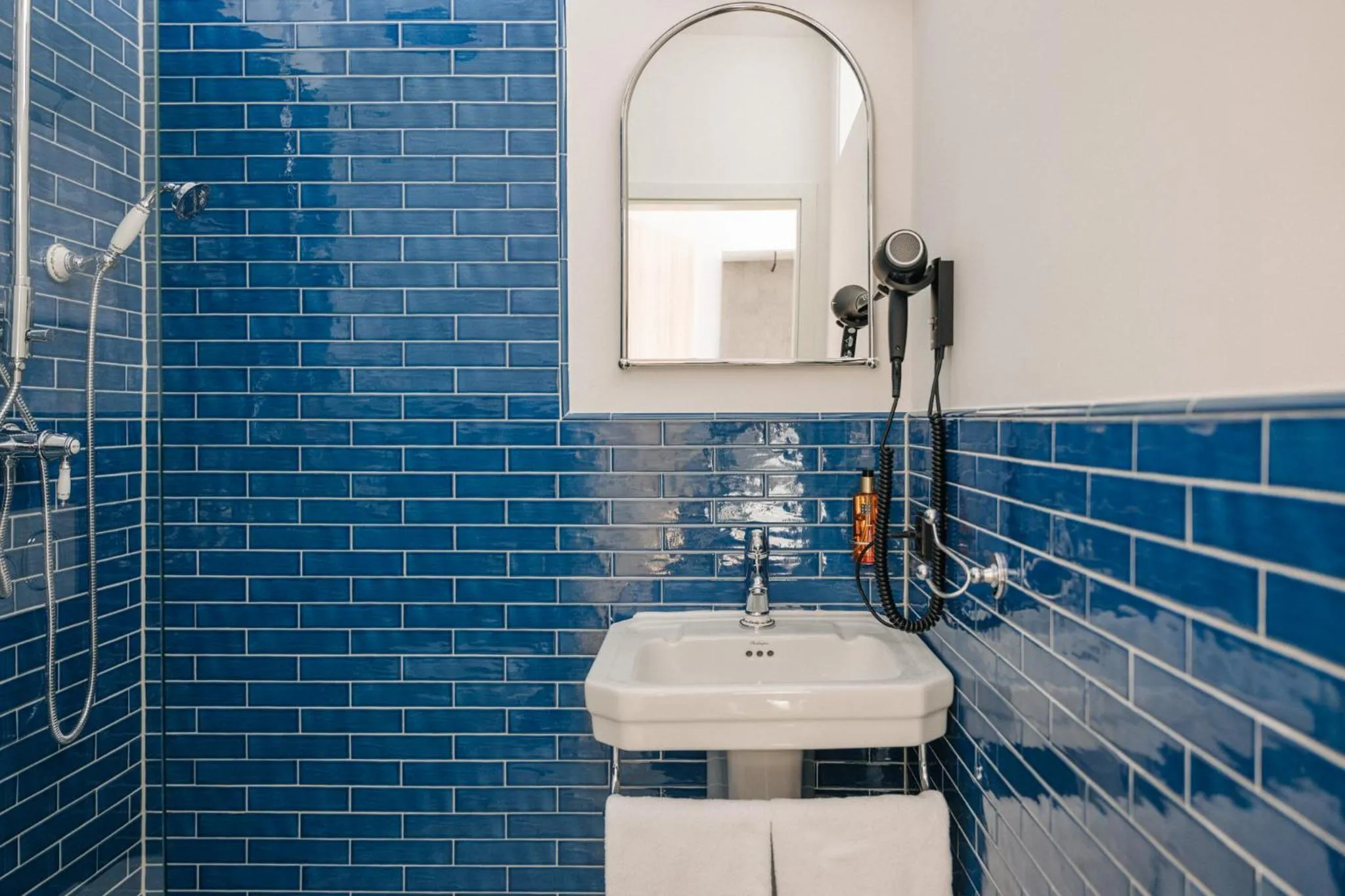 Shower in Homaris East Side