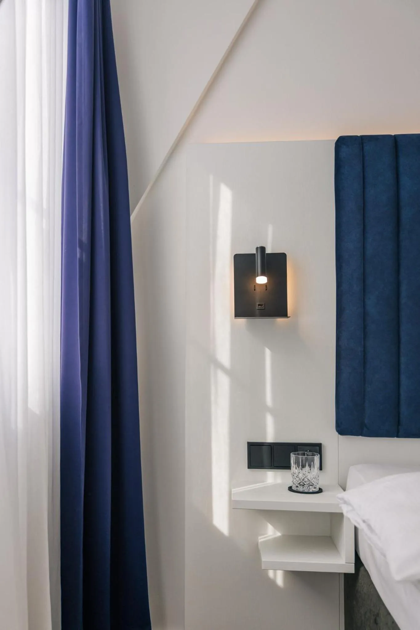 Bed in Homaris East Side