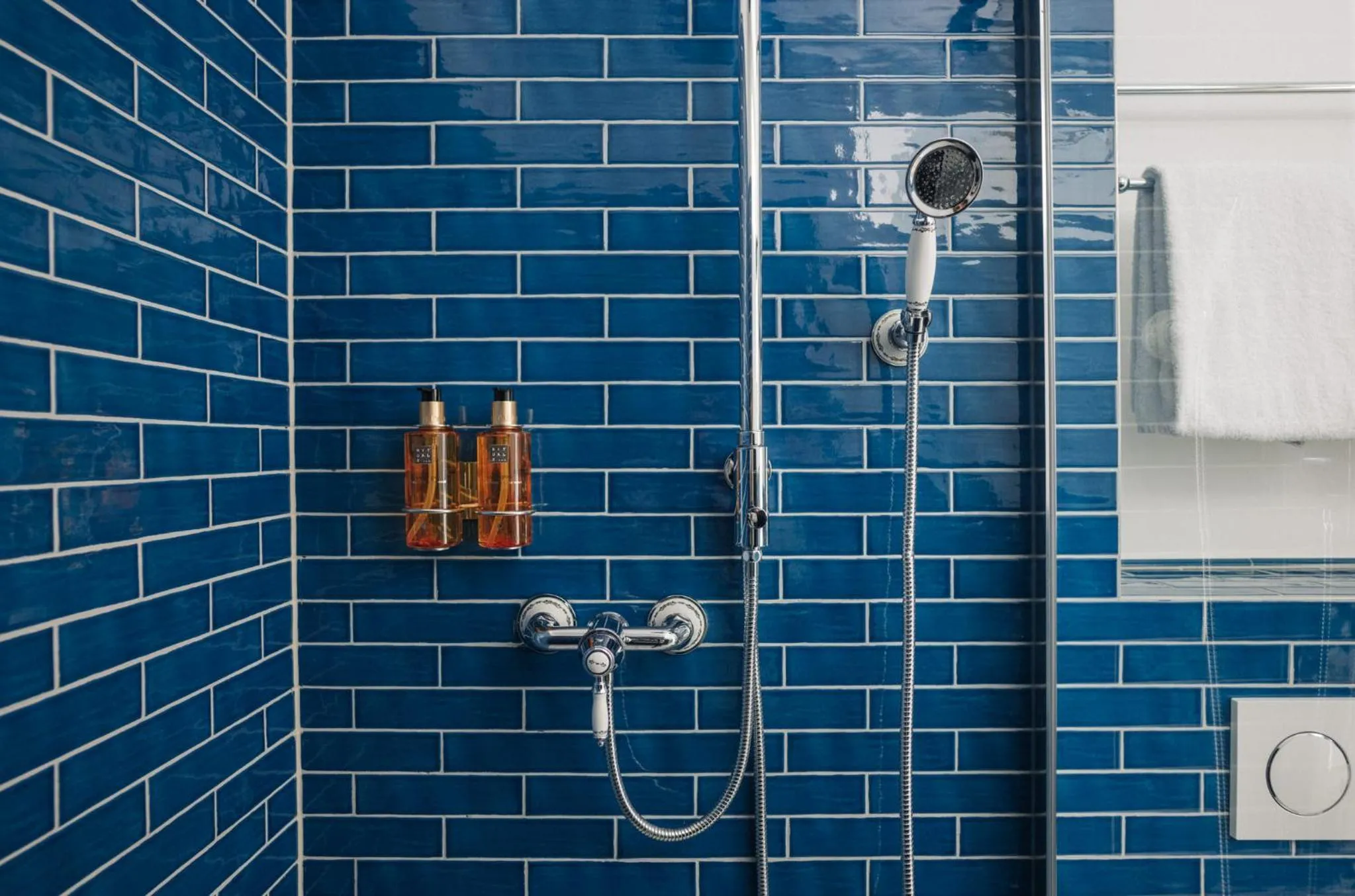 Shower in Homaris East Side