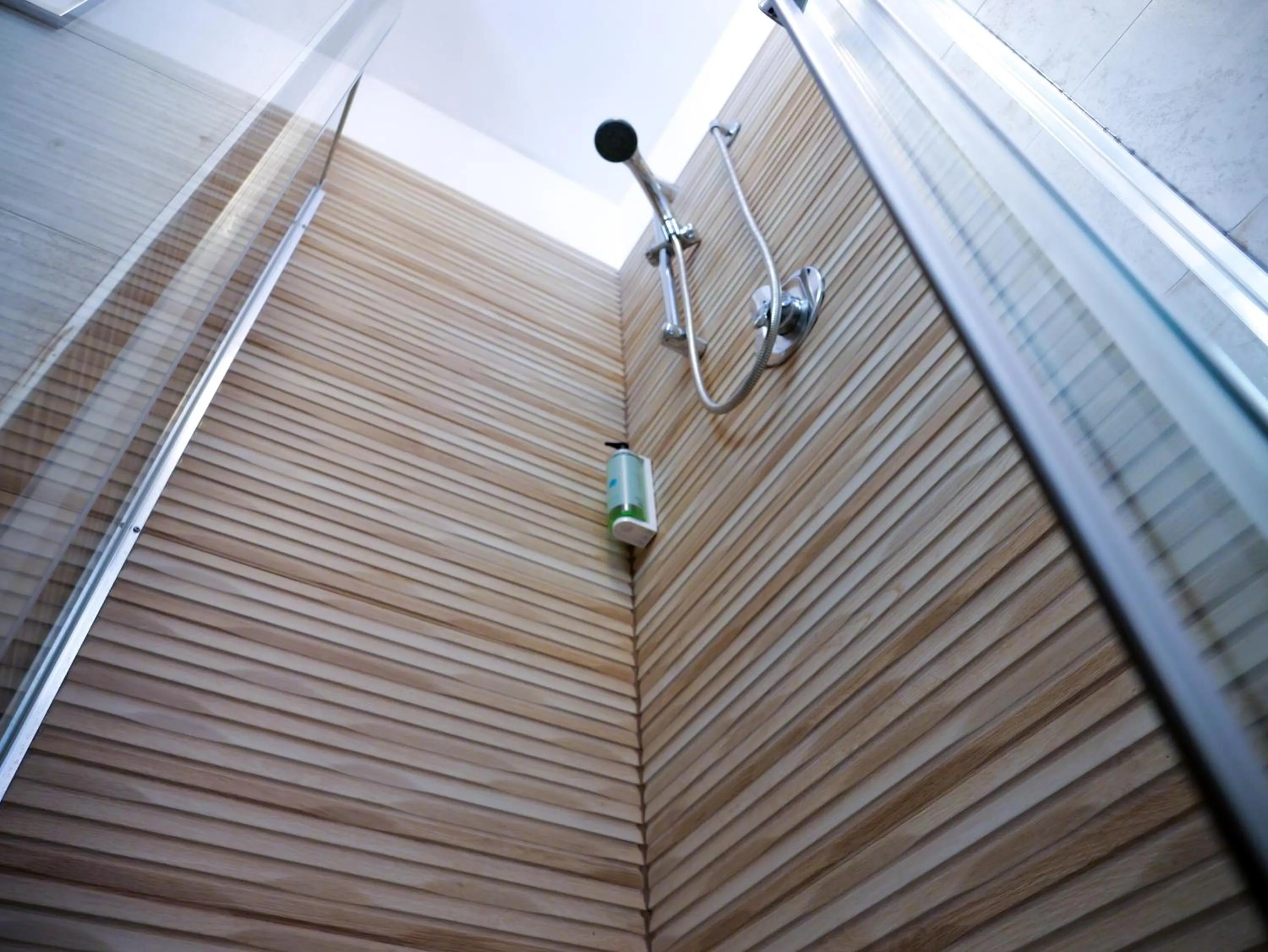 Shower in Giardino Dei Principi d'Abruzzo