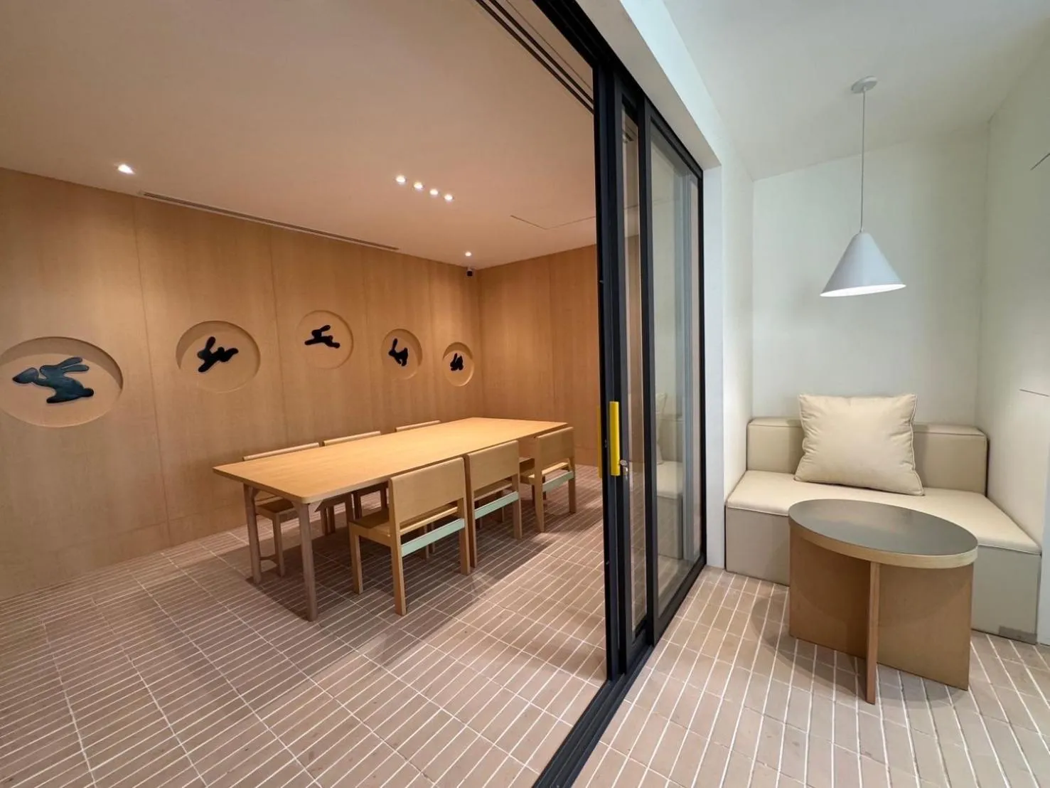 Coffee/tea facilities in The Quarter Ratchayothin by UHG