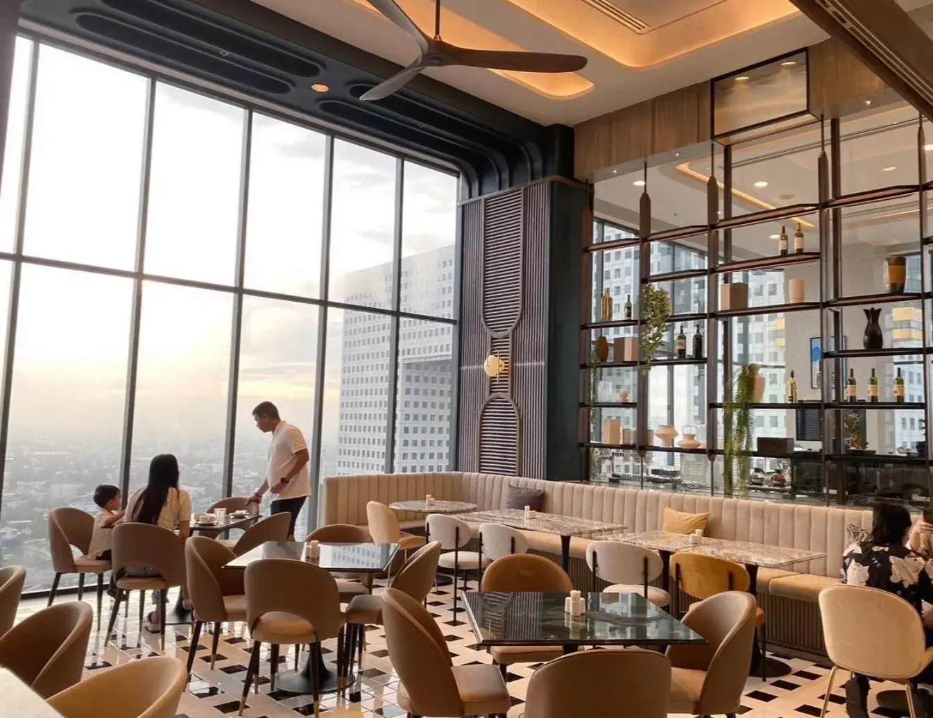 Restaurant/places to eat in The Quarter Ratchayothin by UHG Restaurant/places to eat in The Quarter Ratchayothin by UHG