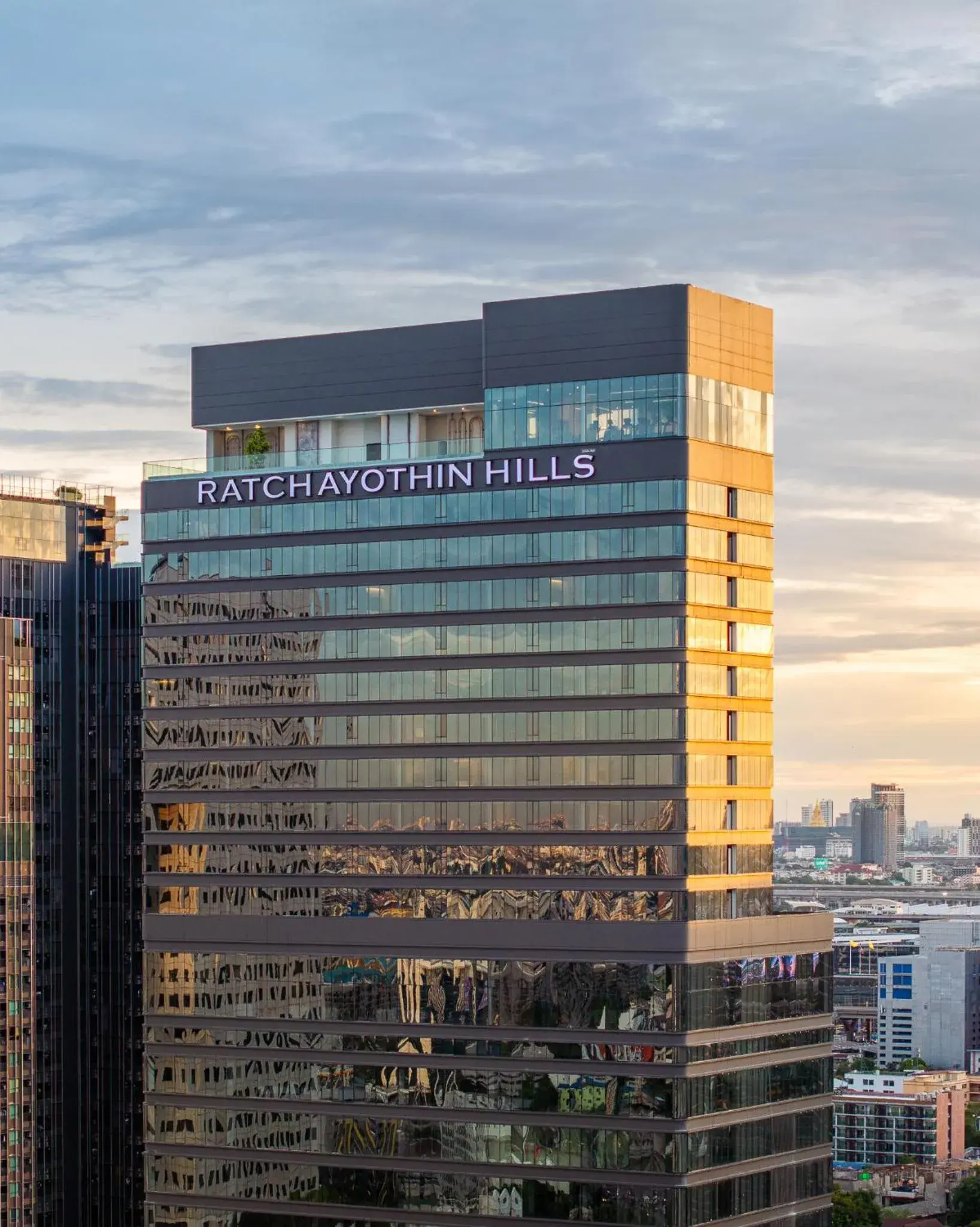 Property building in The Quarter Ratchayothin by UHG Property building in The Quarter Ratchayothin by UHG