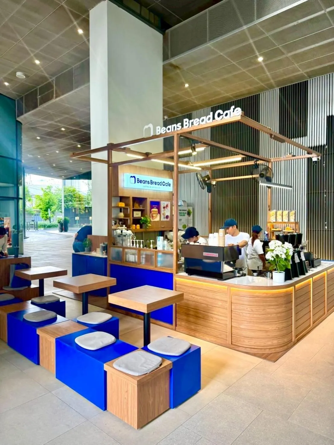 Coffee/tea facilities in The Quarter Ratchayothin by UHG