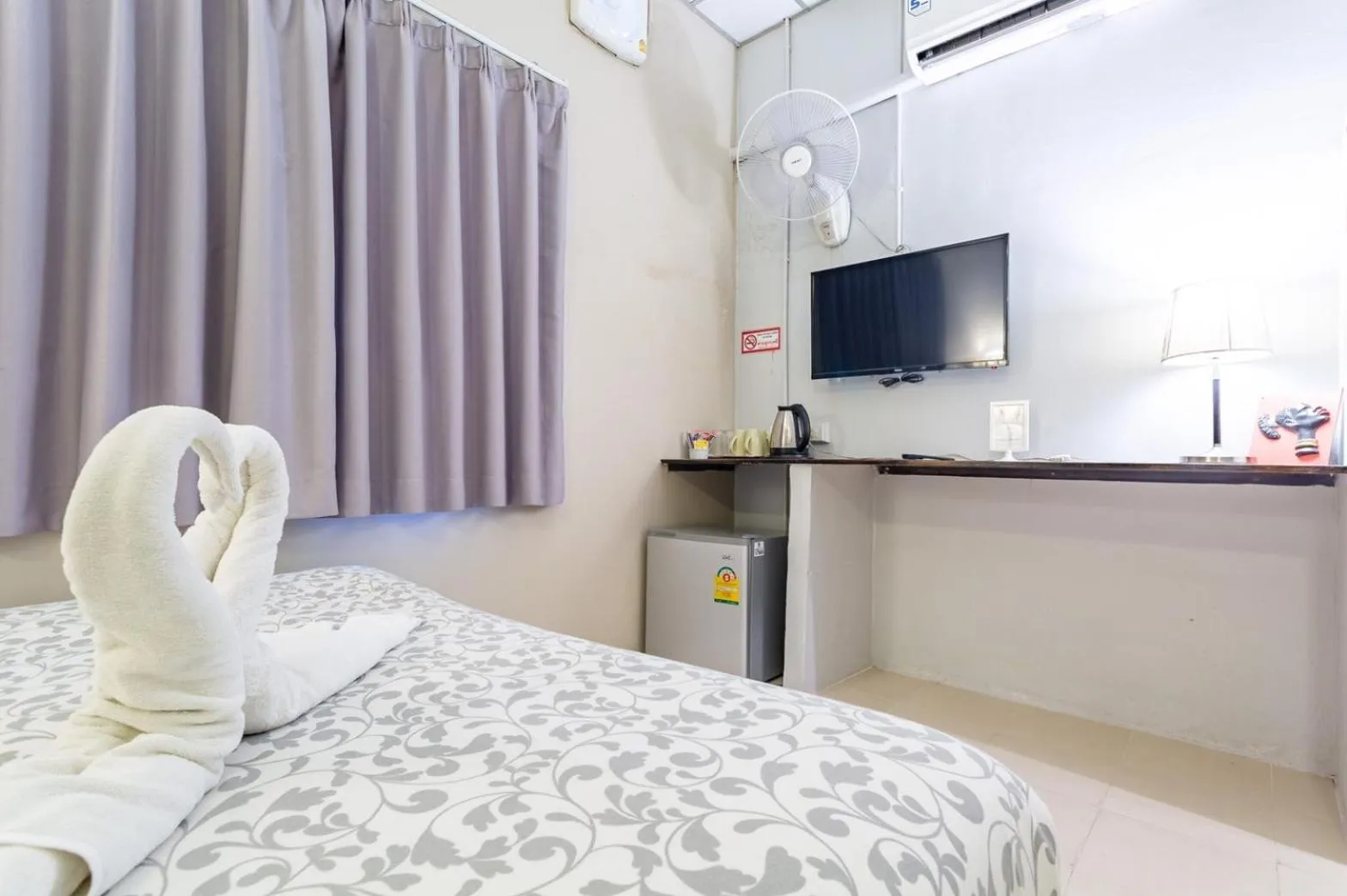 Bedroom, Bed in THE BEACH CHA AM Guest House