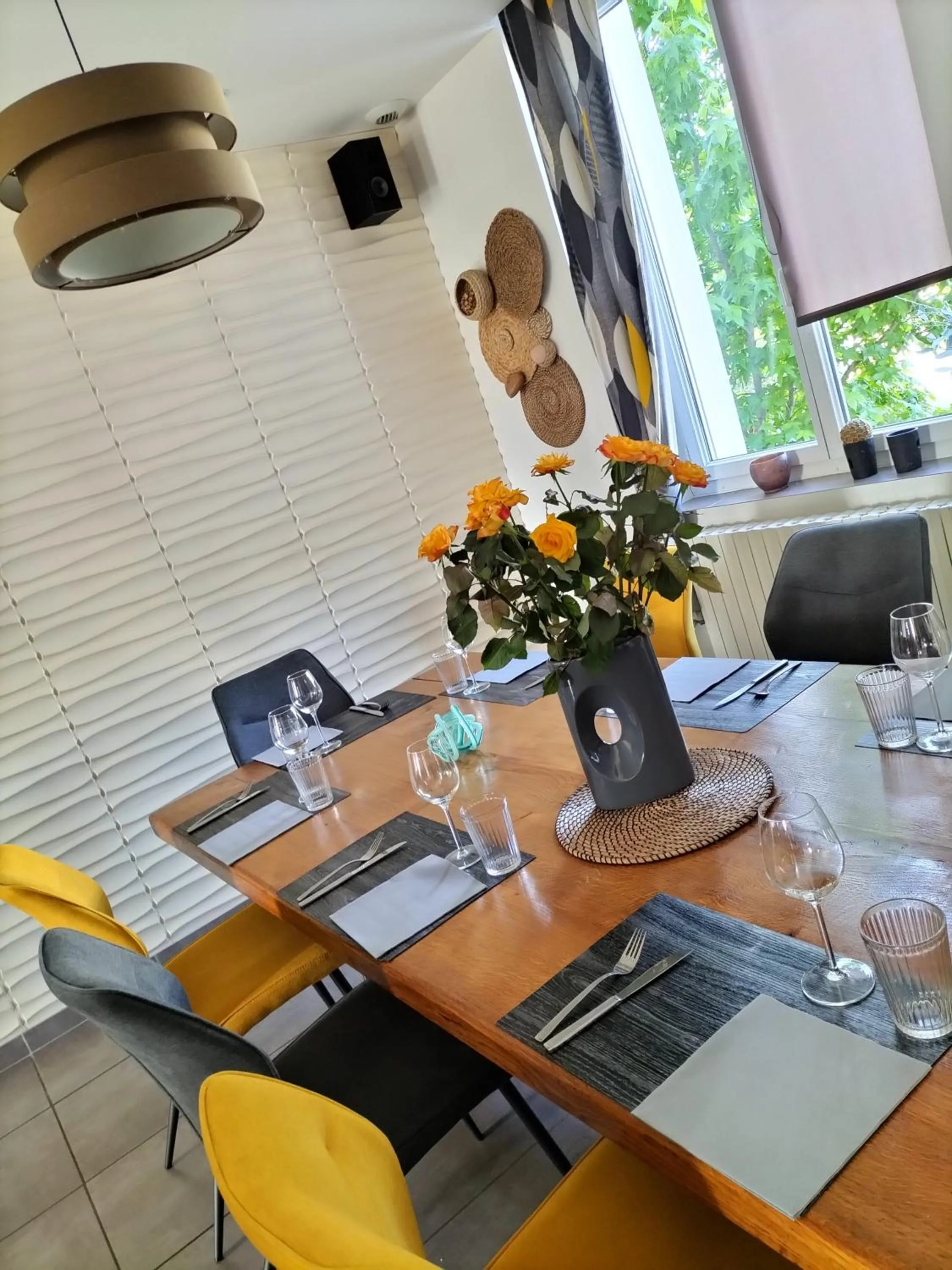 HÔTEL Le 6 3 Home PORT EN BESSIN Parking privé gratuit