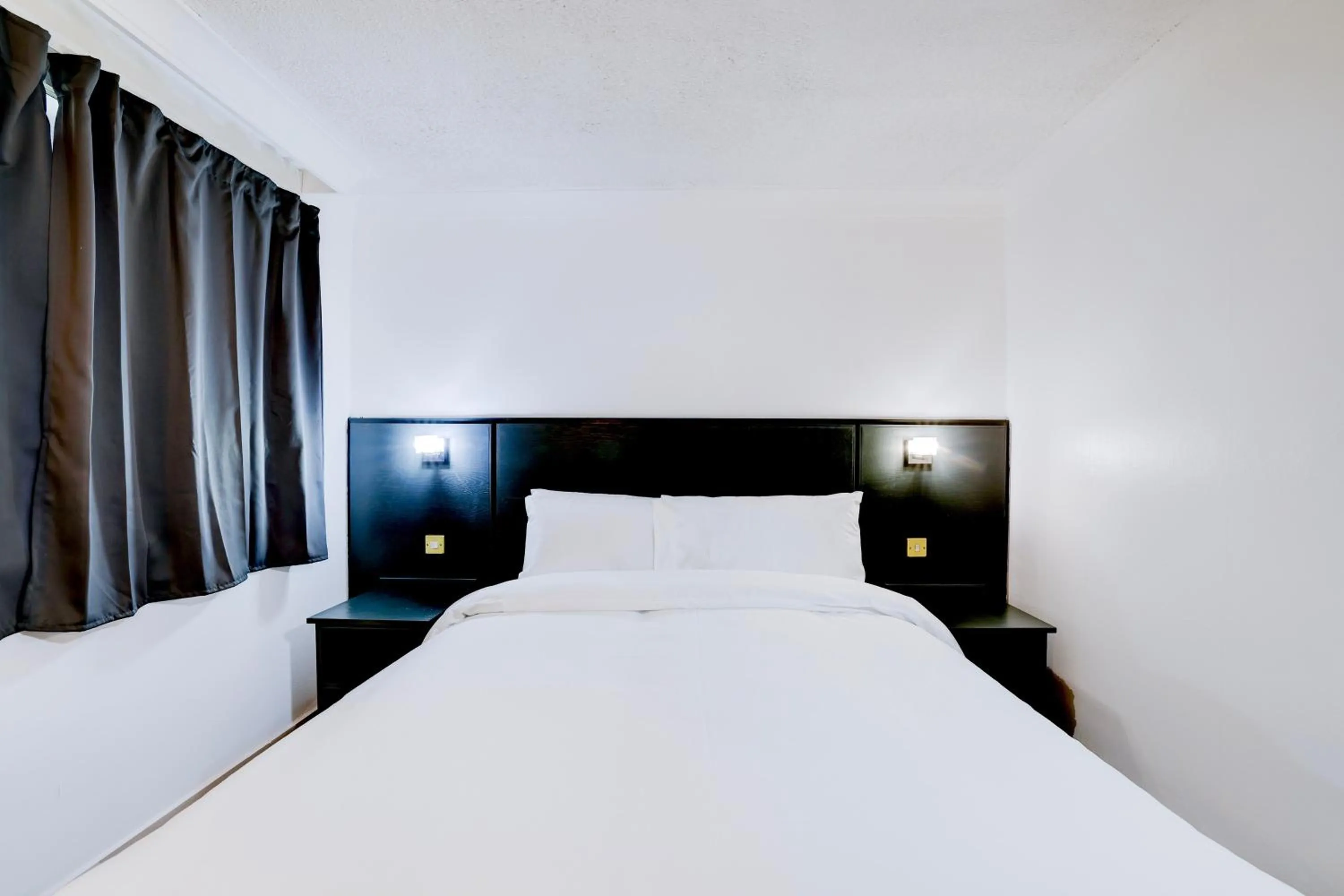 Bedroom, Bed in The Rivenhall Hotel in Witham, Chelmsford