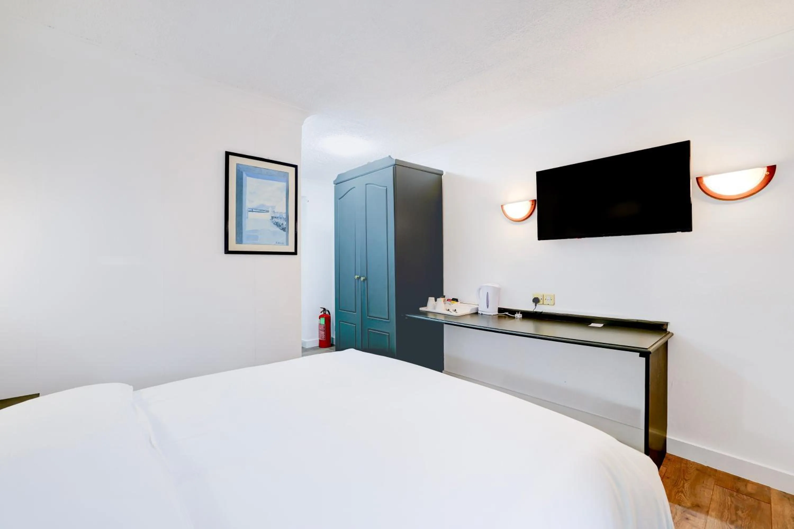 Bedroom, Bed in The Rivenhall Hotel in Witham, Chelmsford