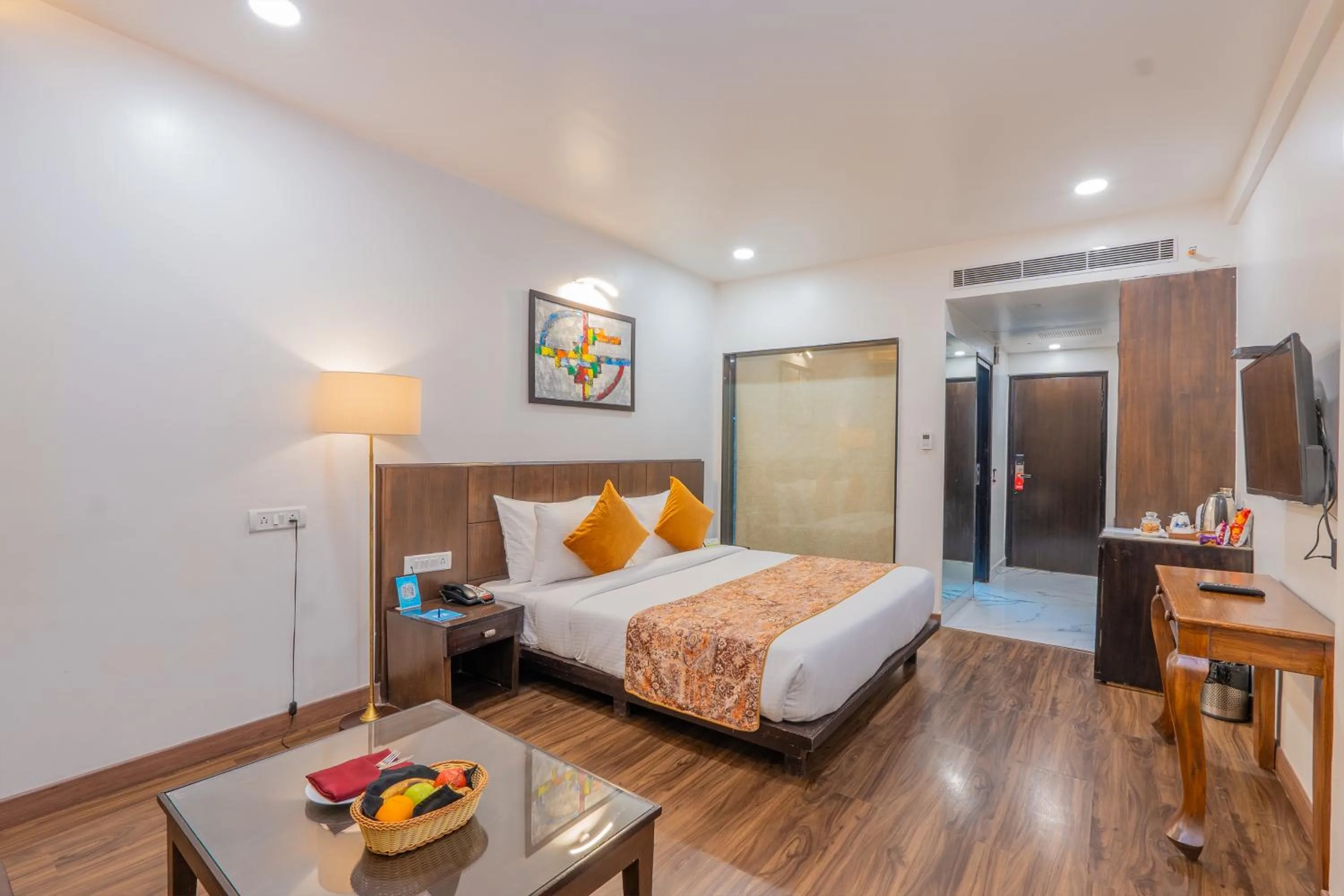 TV and multimedia, Bed in Woodrock Luxury Boutique Hotel