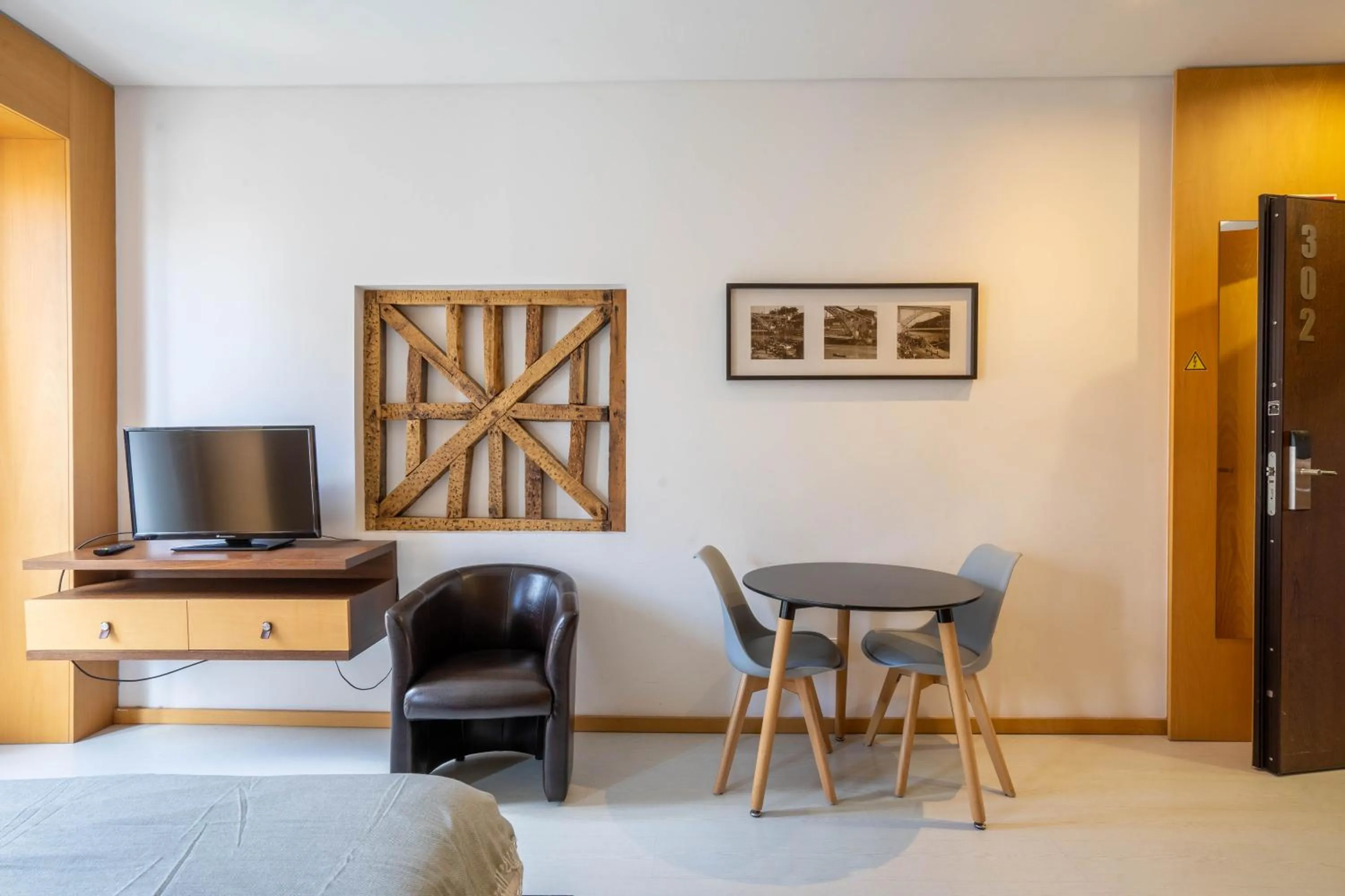 TV/Entertainment Center in Reis de Gaia