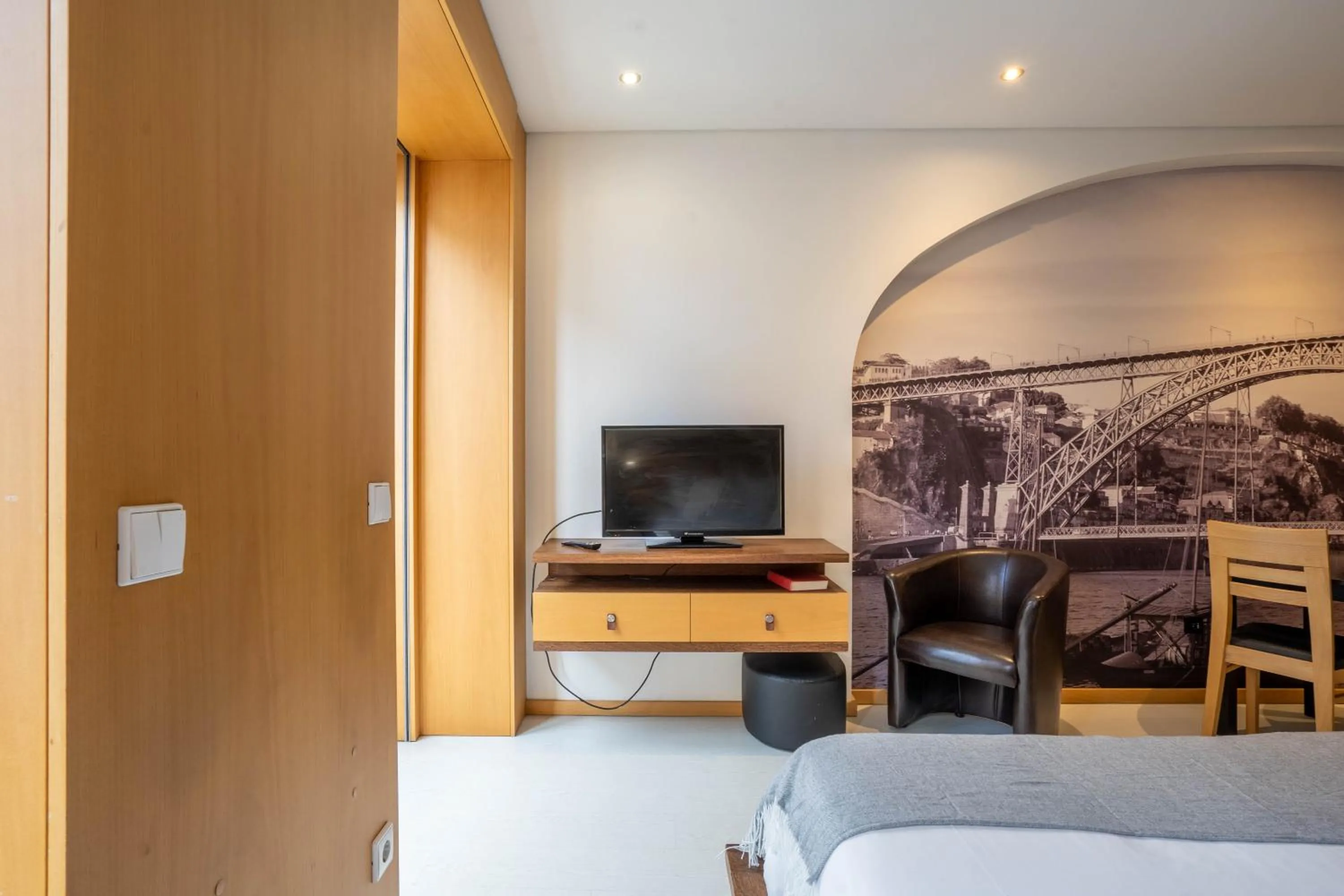 TV/Entertainment Center in Reis de Gaia