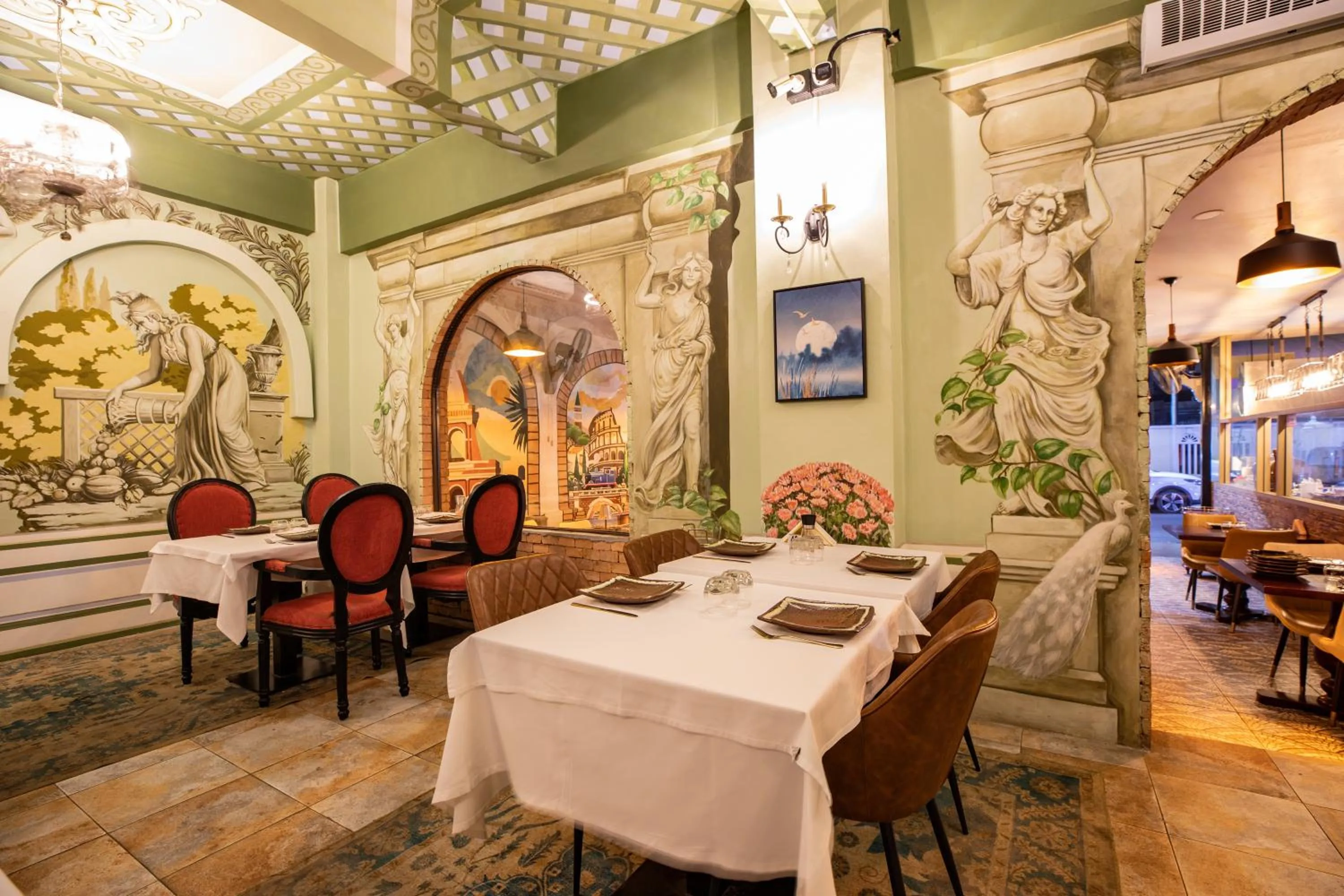 Restaurant/places to eat in Tuna Boutique Hotel Patong