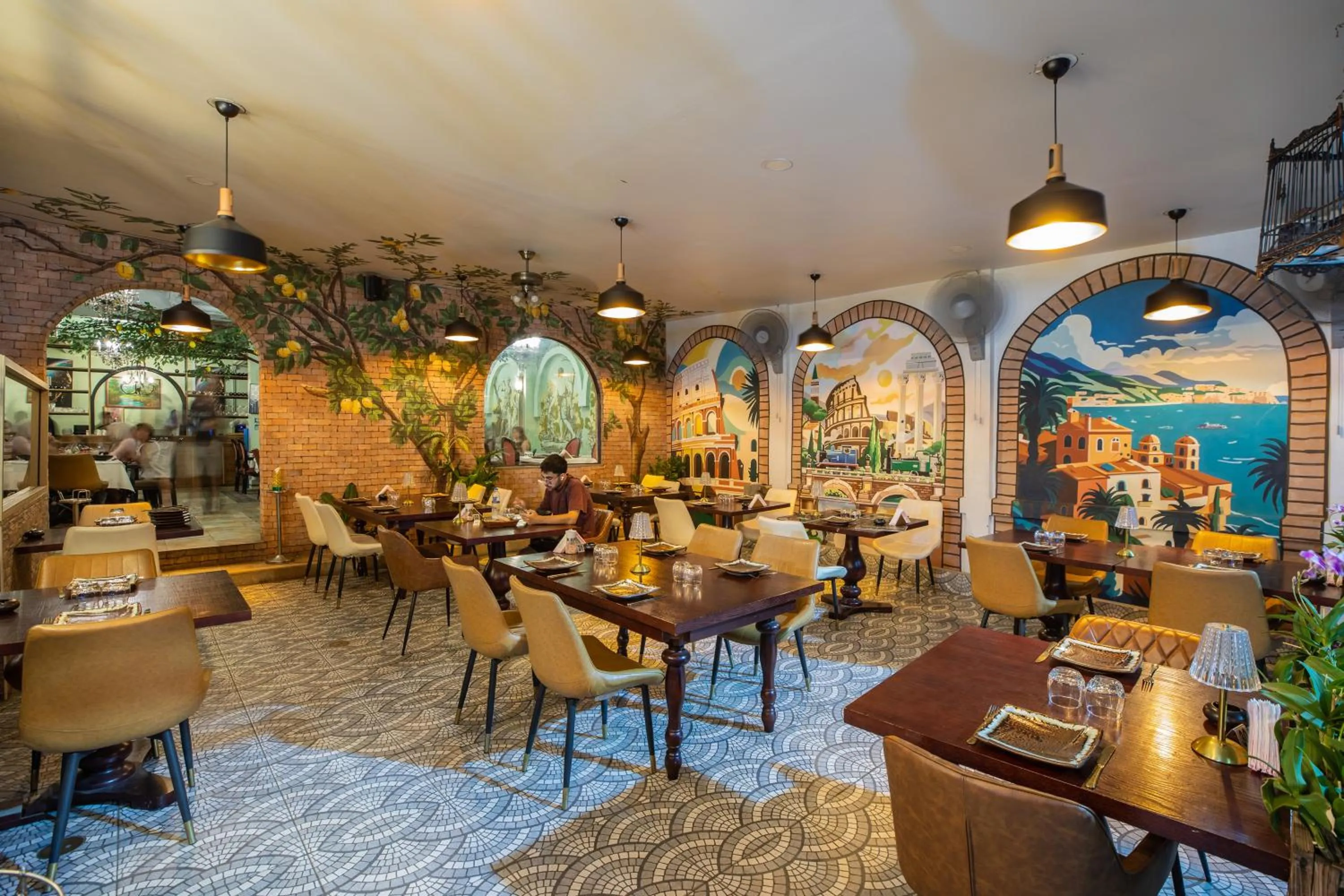 Restaurant/places to eat in Tuna Boutique Hotel Patong