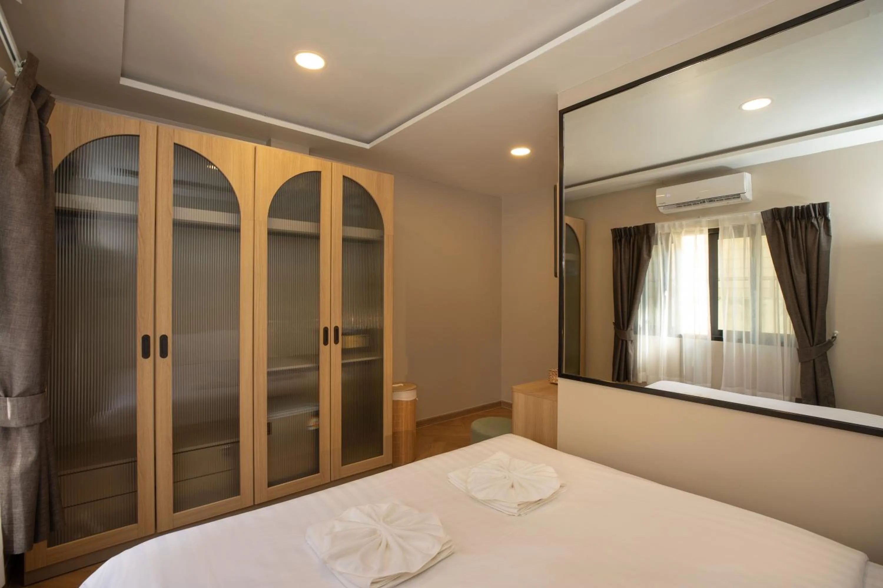 Photo of the whole room, Bed in Tuna Boutique Hotel Patong