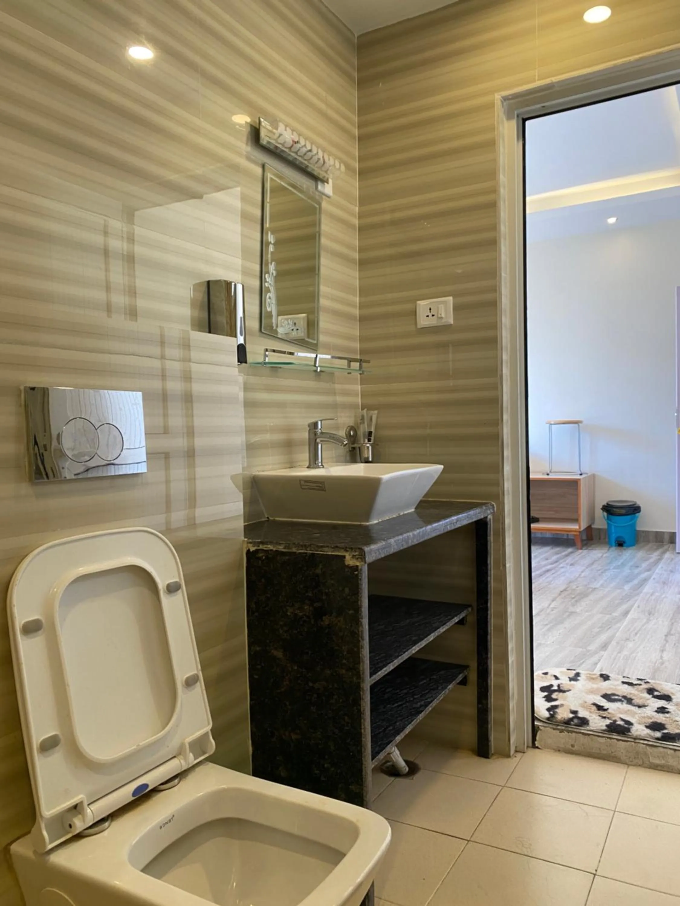 Shower in Samiyog Tourist Resort