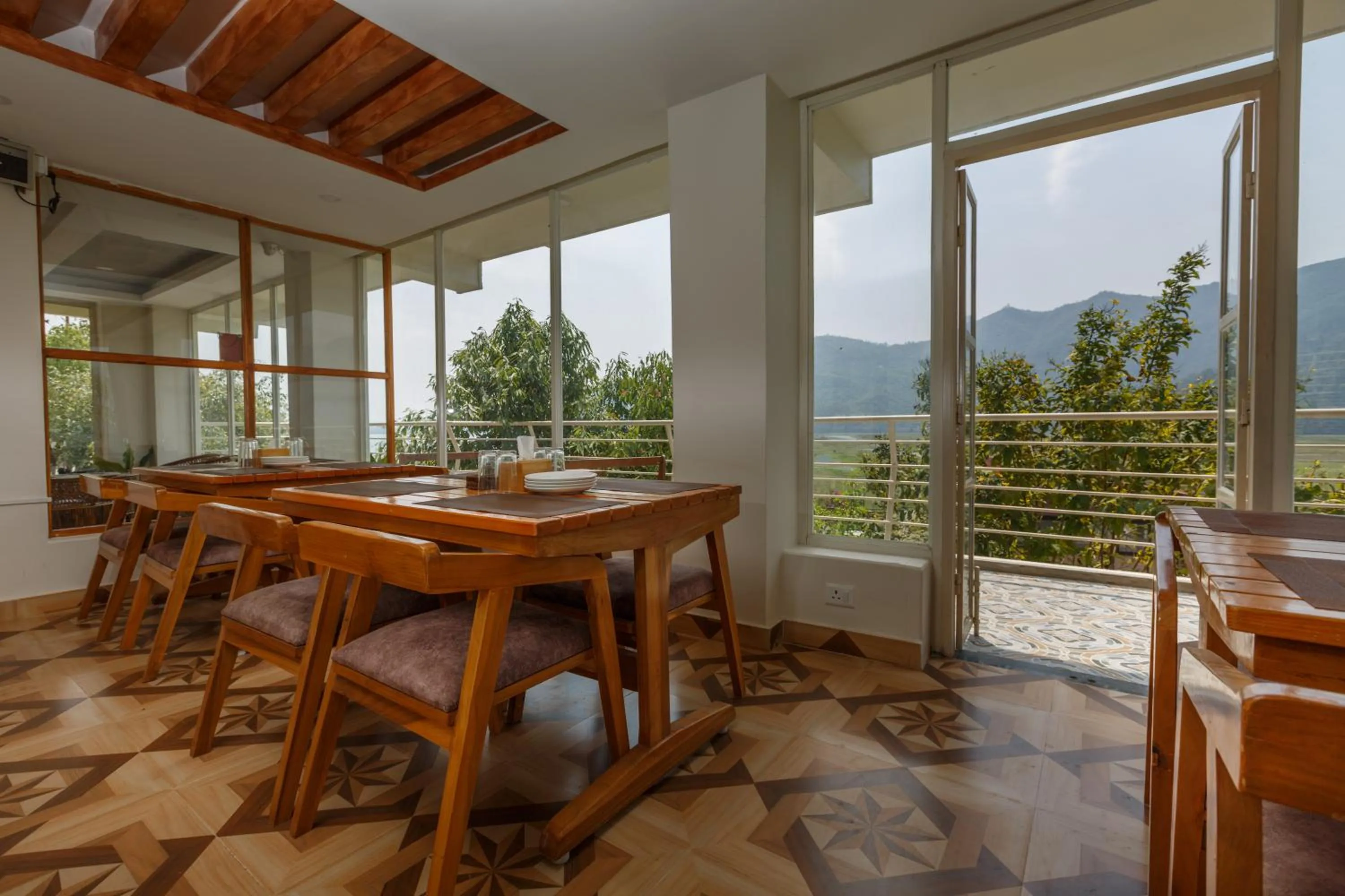 Restaurant/places to eat in Samiyog Tourist Resort