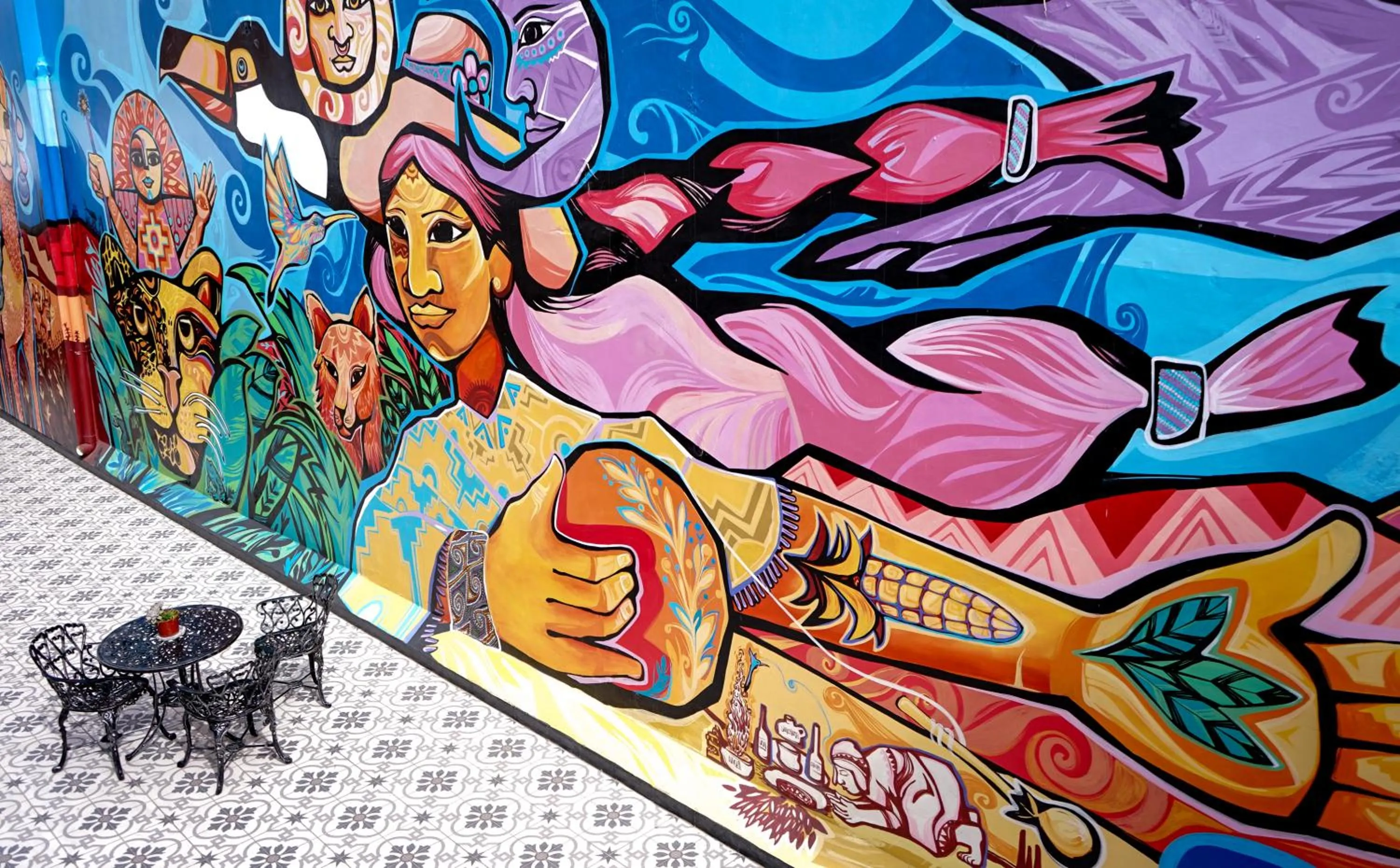 Inner courtyard view in GS Hotel