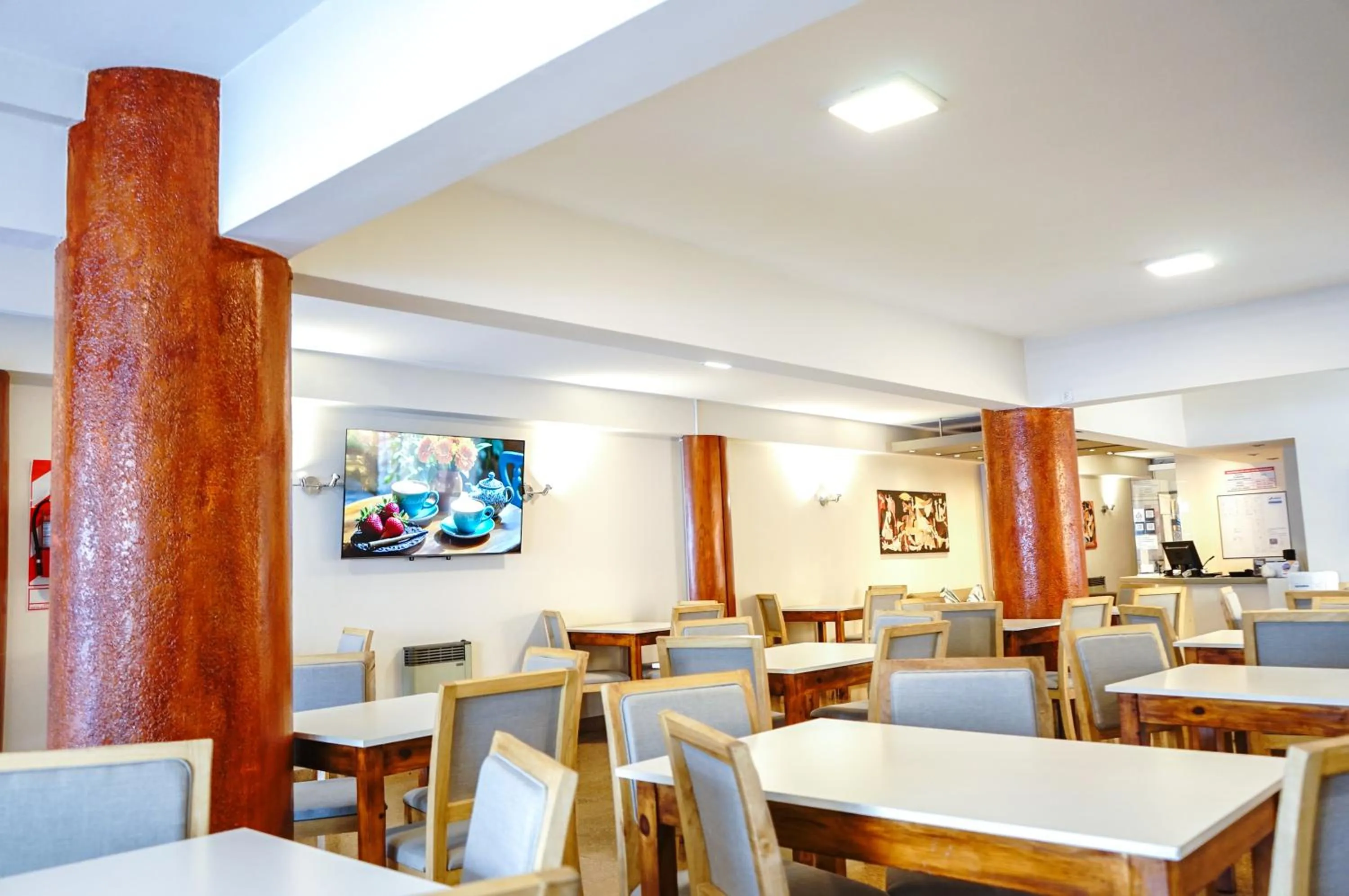 Restaurant/places to eat in GS Hotel