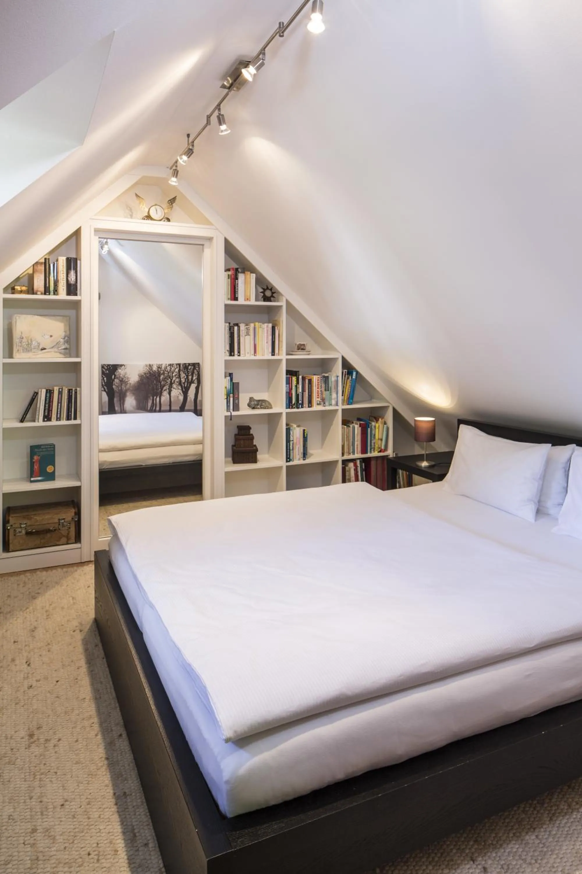 Bed in Hallstatt Hideaway - Adults only