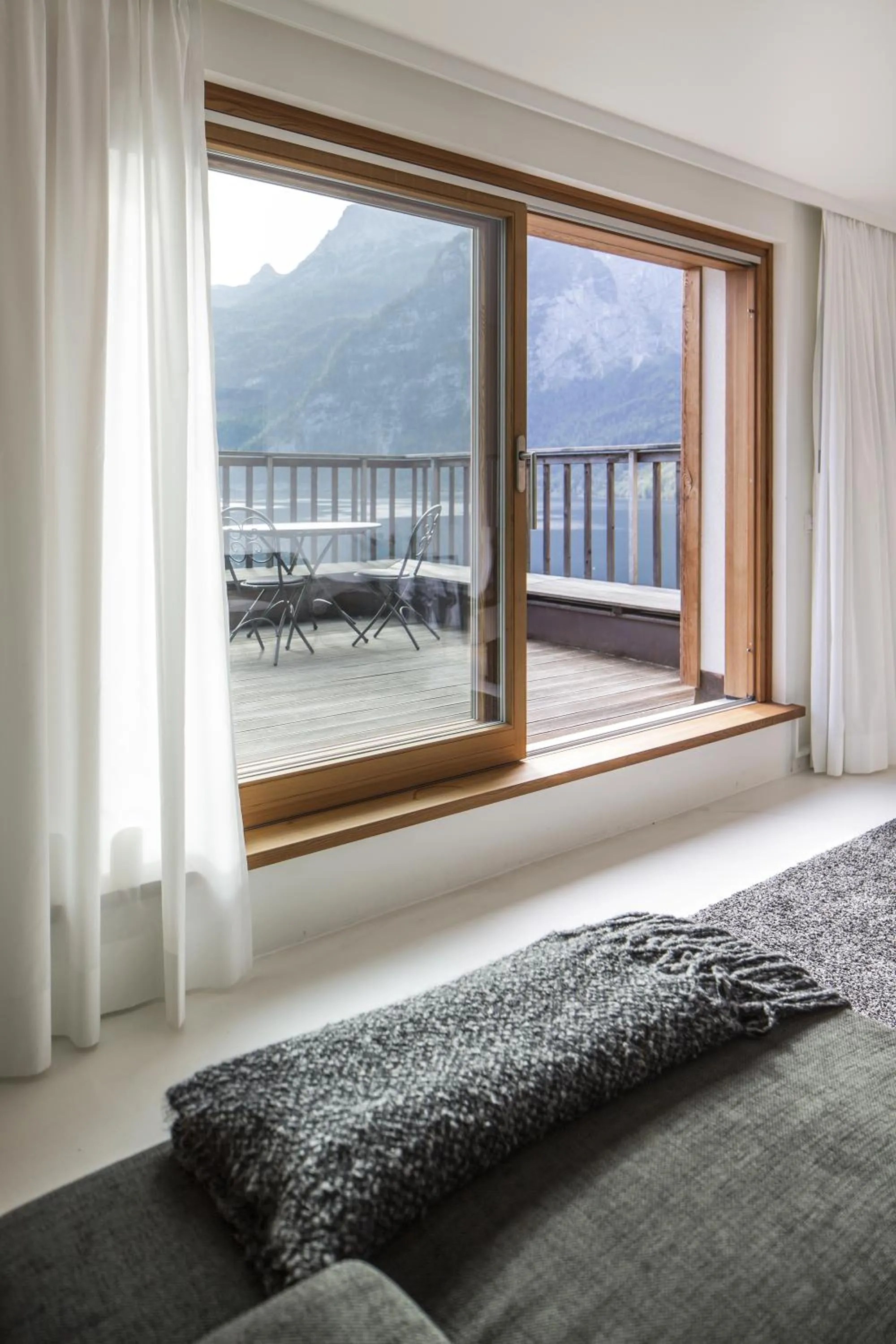 Photo of the whole room, Bed in Hallstatt Hideaway - Adults only