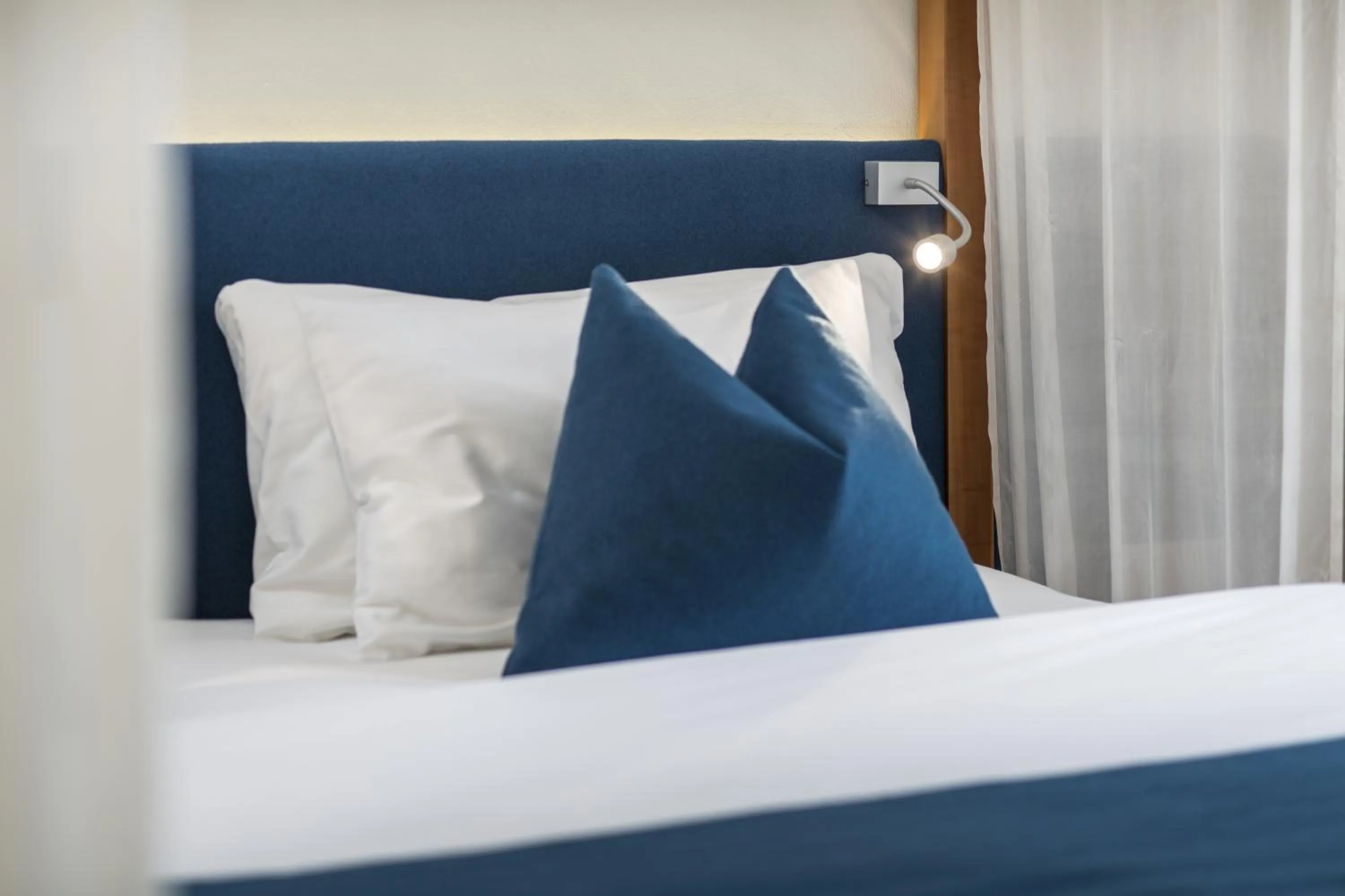 Bed in Hallstatt Hideaway - Adults only