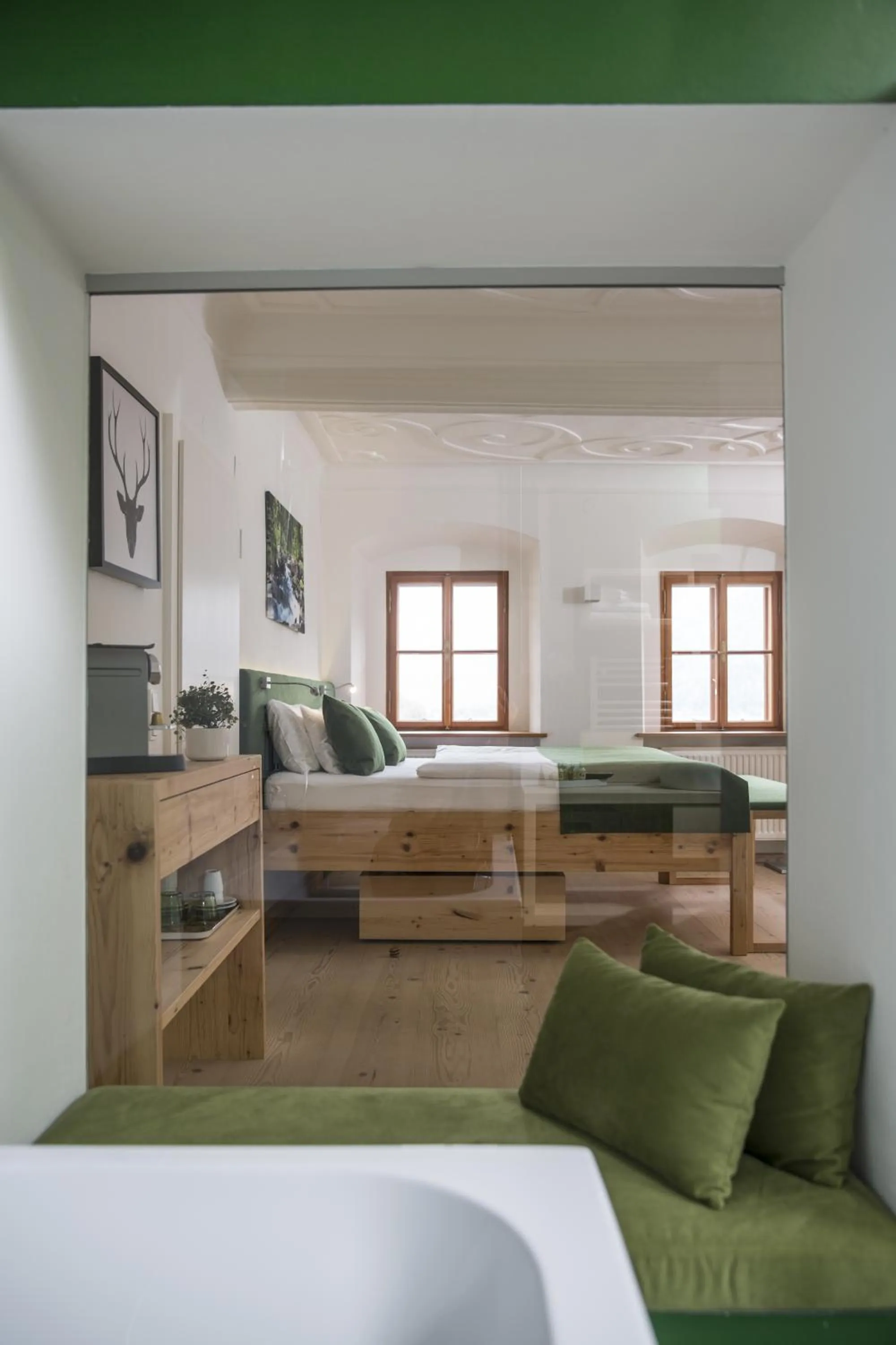 Photo of the whole room, Bed in Hallstatt Hideaway - Adults only