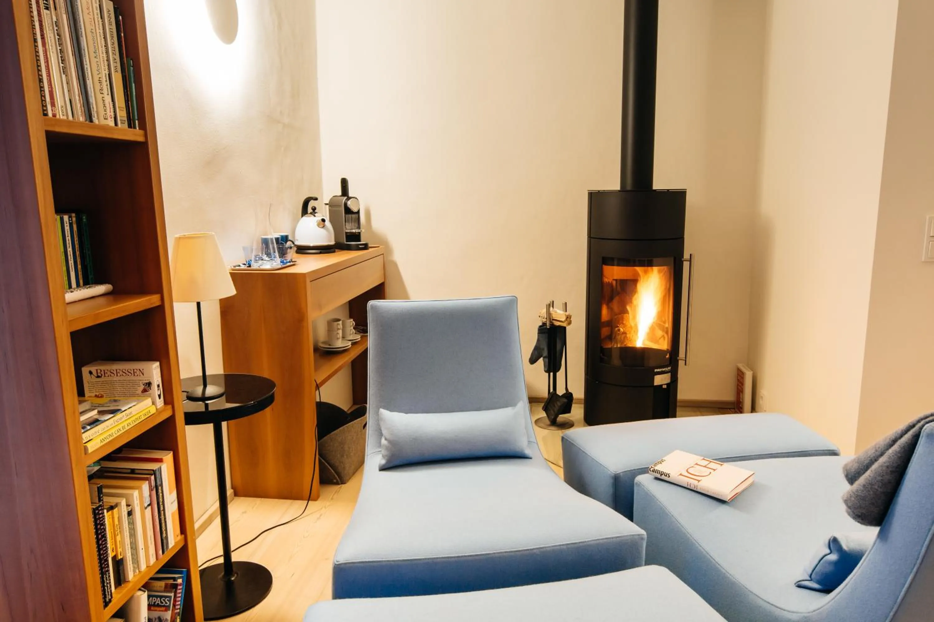 Library in Hallstatt Hideaway - Adults only