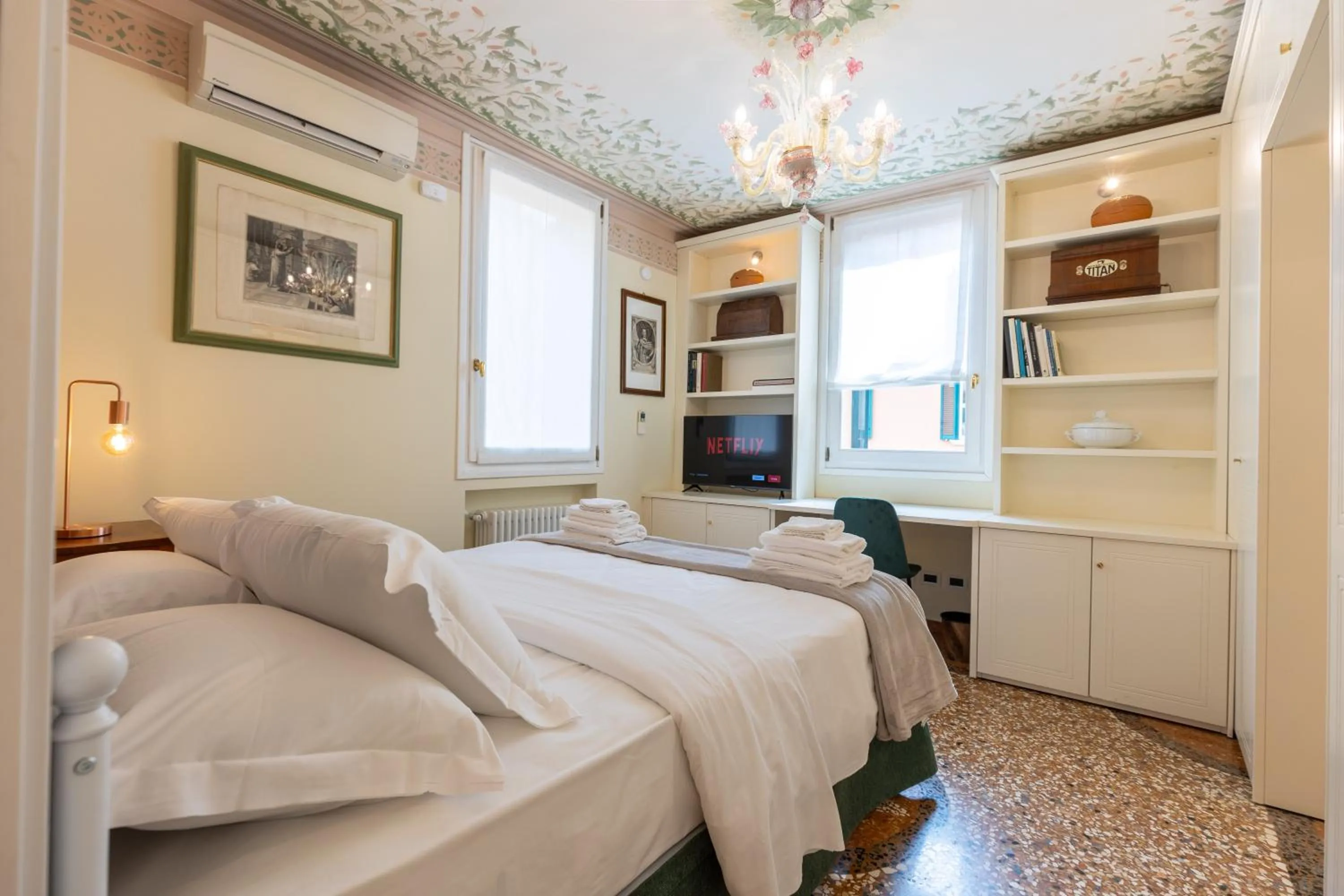 Bed in BolognaRoomscom - Villa Bottrigari