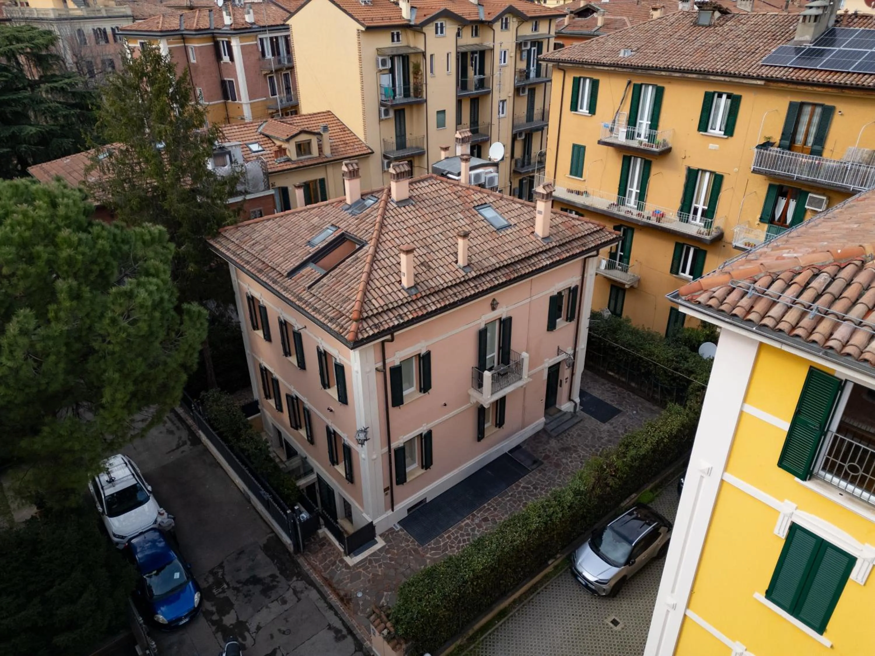 Property building in BolognaRoomscom - Villa Bottrigari