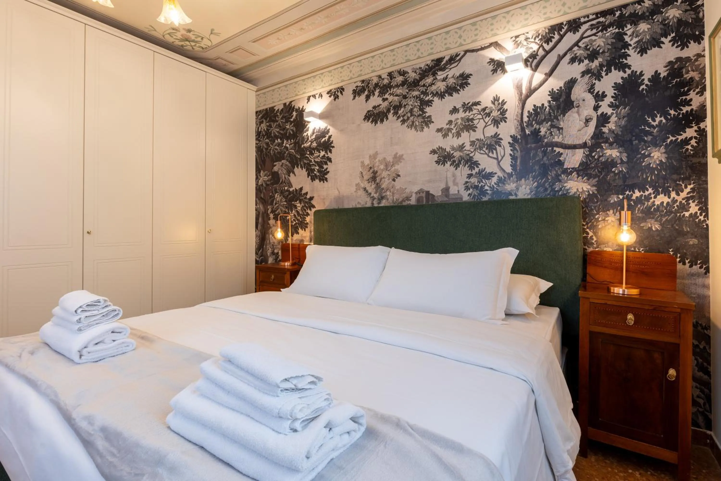 Bed in BolognaRoomscom - Villa Bottrigari