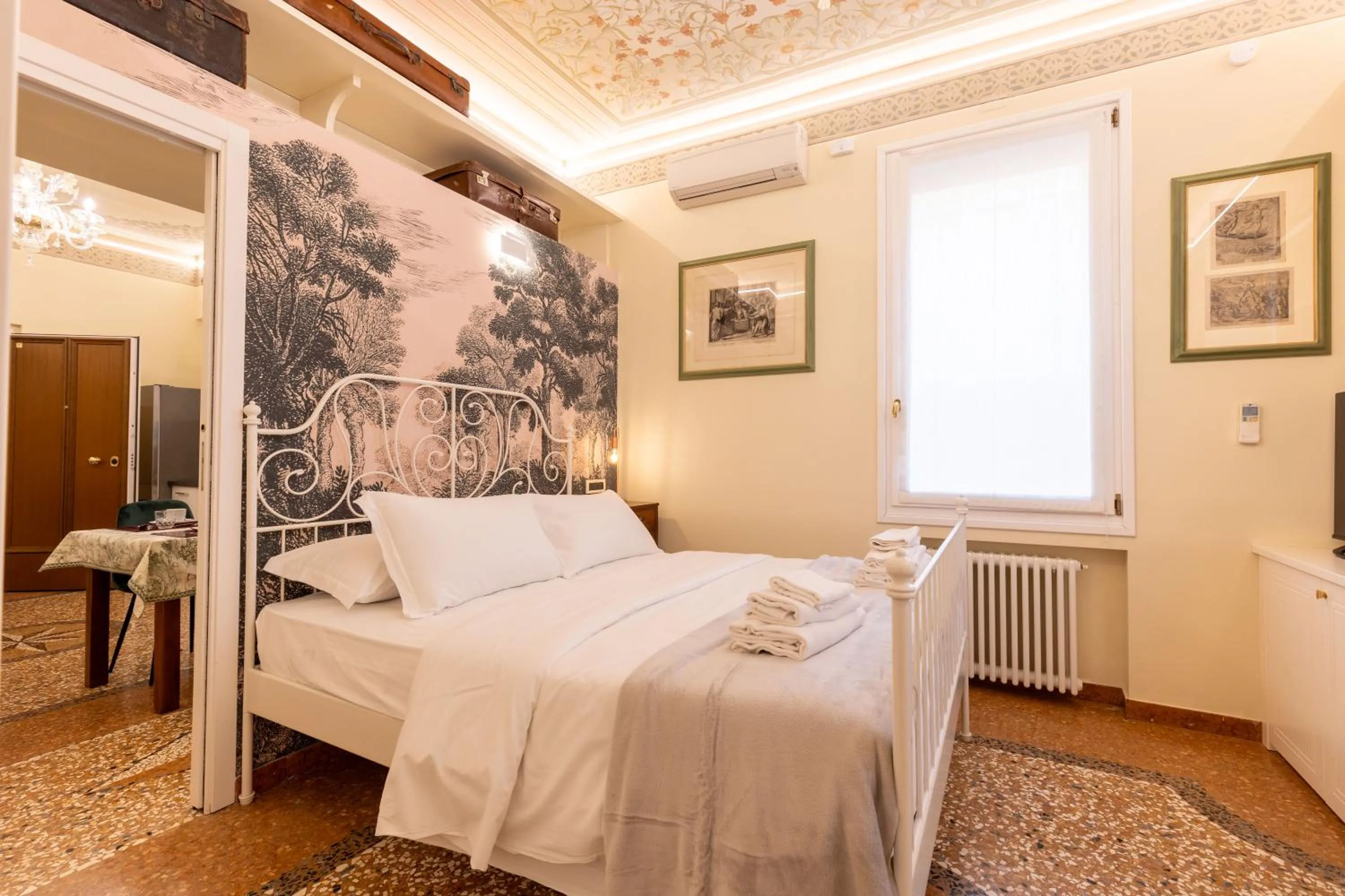 Bed in BolognaRoomscom - Villa Bottrigari