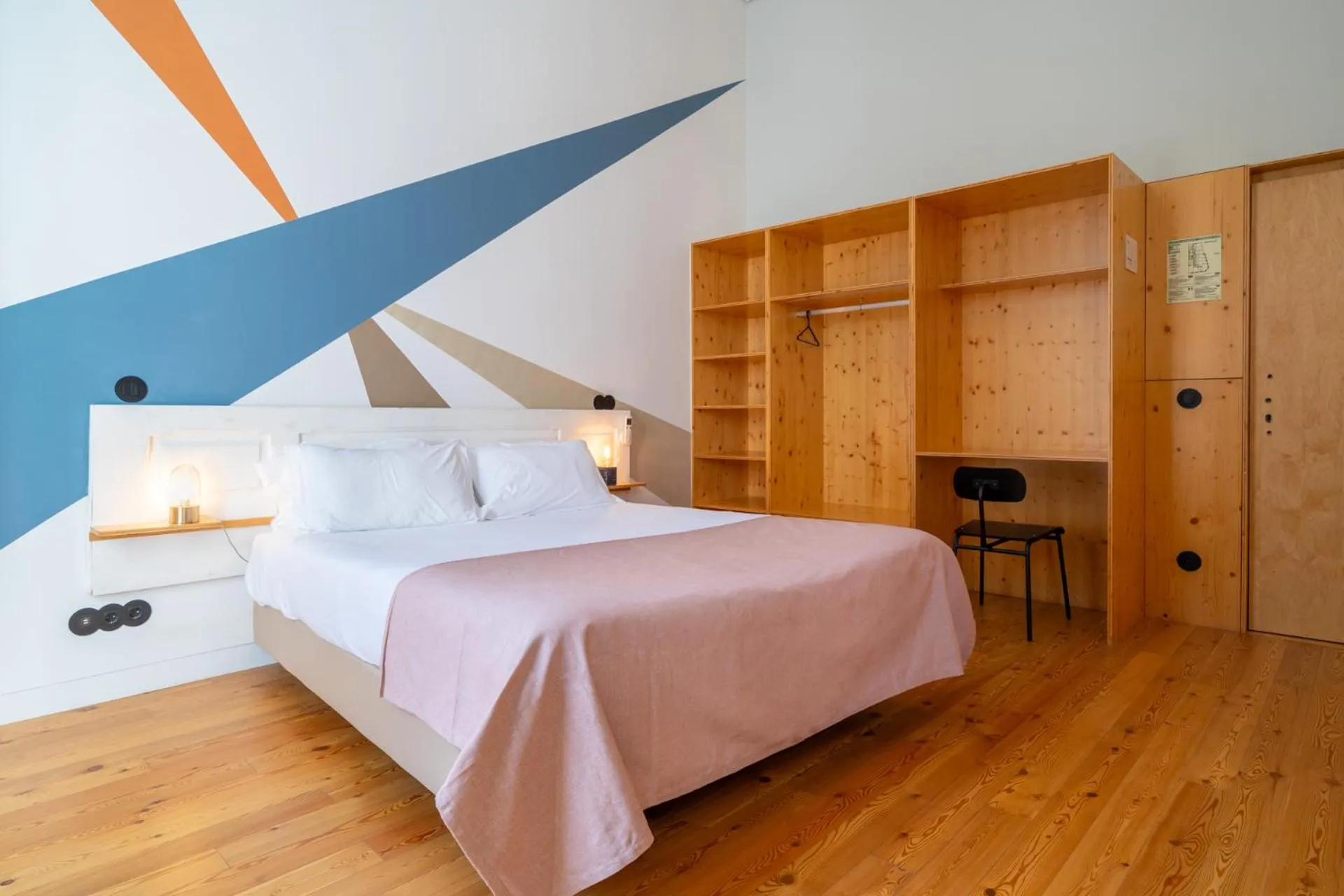 Bed in Limehome Porto Rua da Conceicao