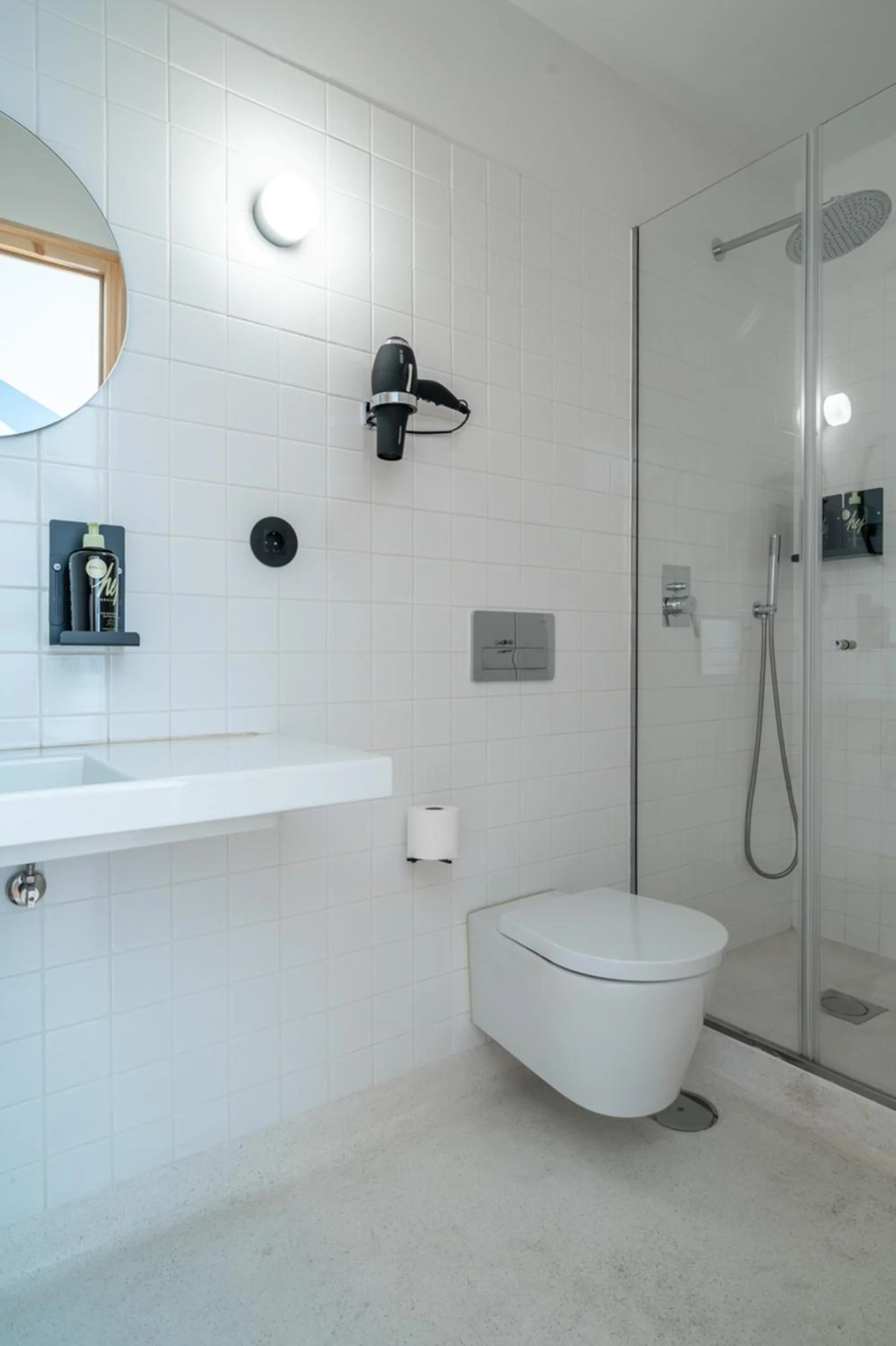 Shower in Limehome Porto Rua da Conceicao