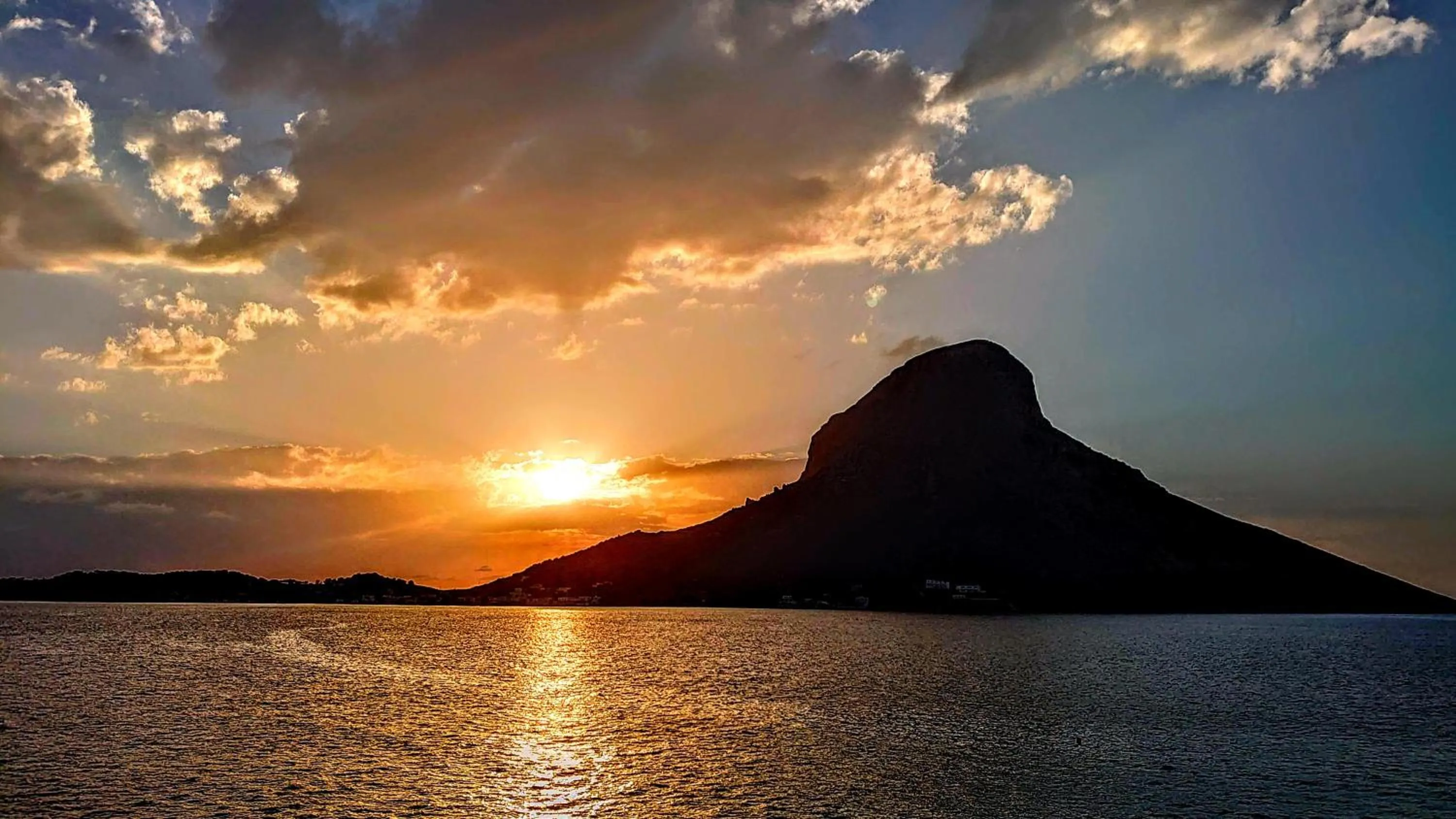 Sunset in MasouriBlu Boutique Hotel