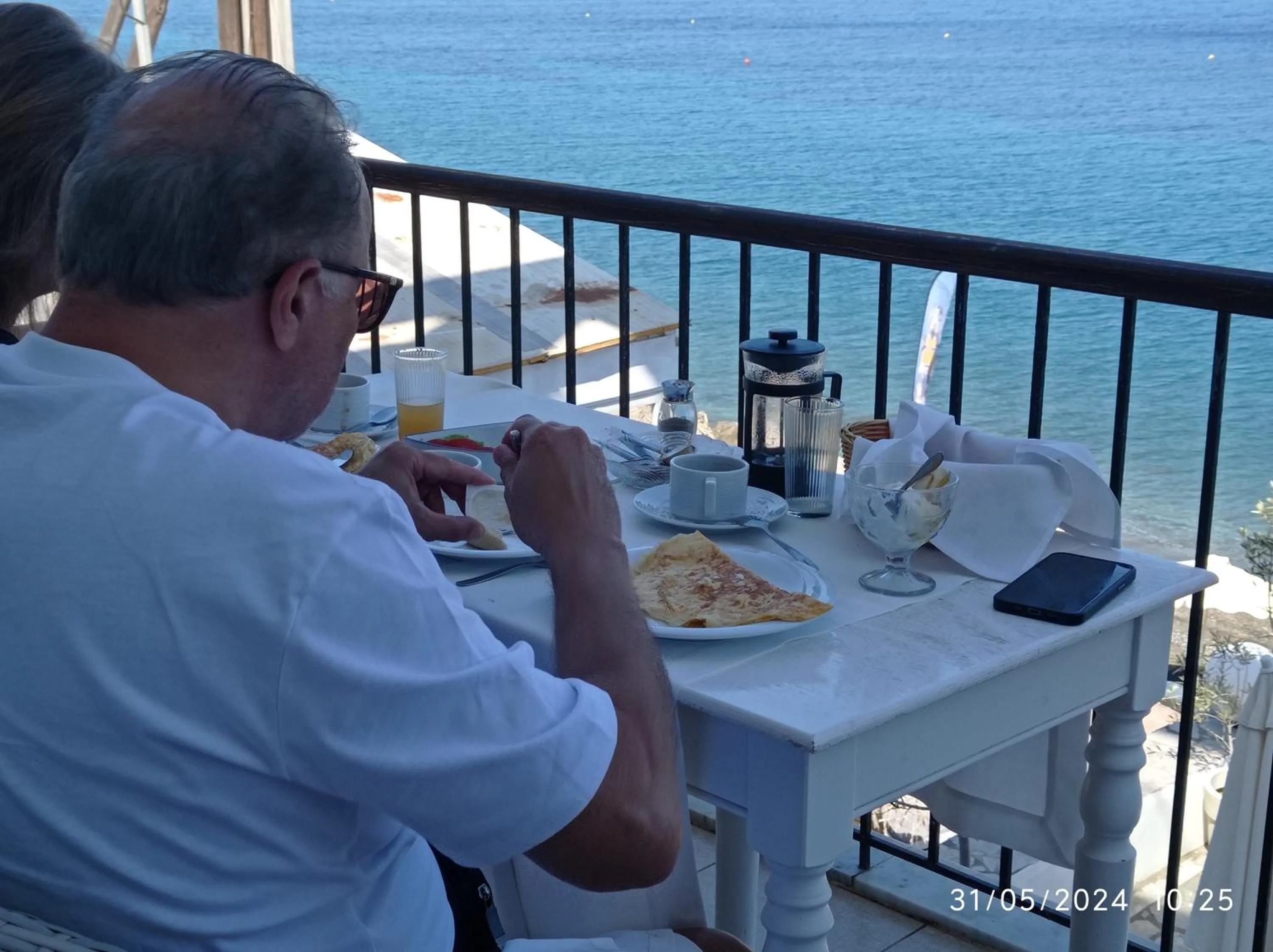 Breakfast in MasouriBlu Boutique Hotel