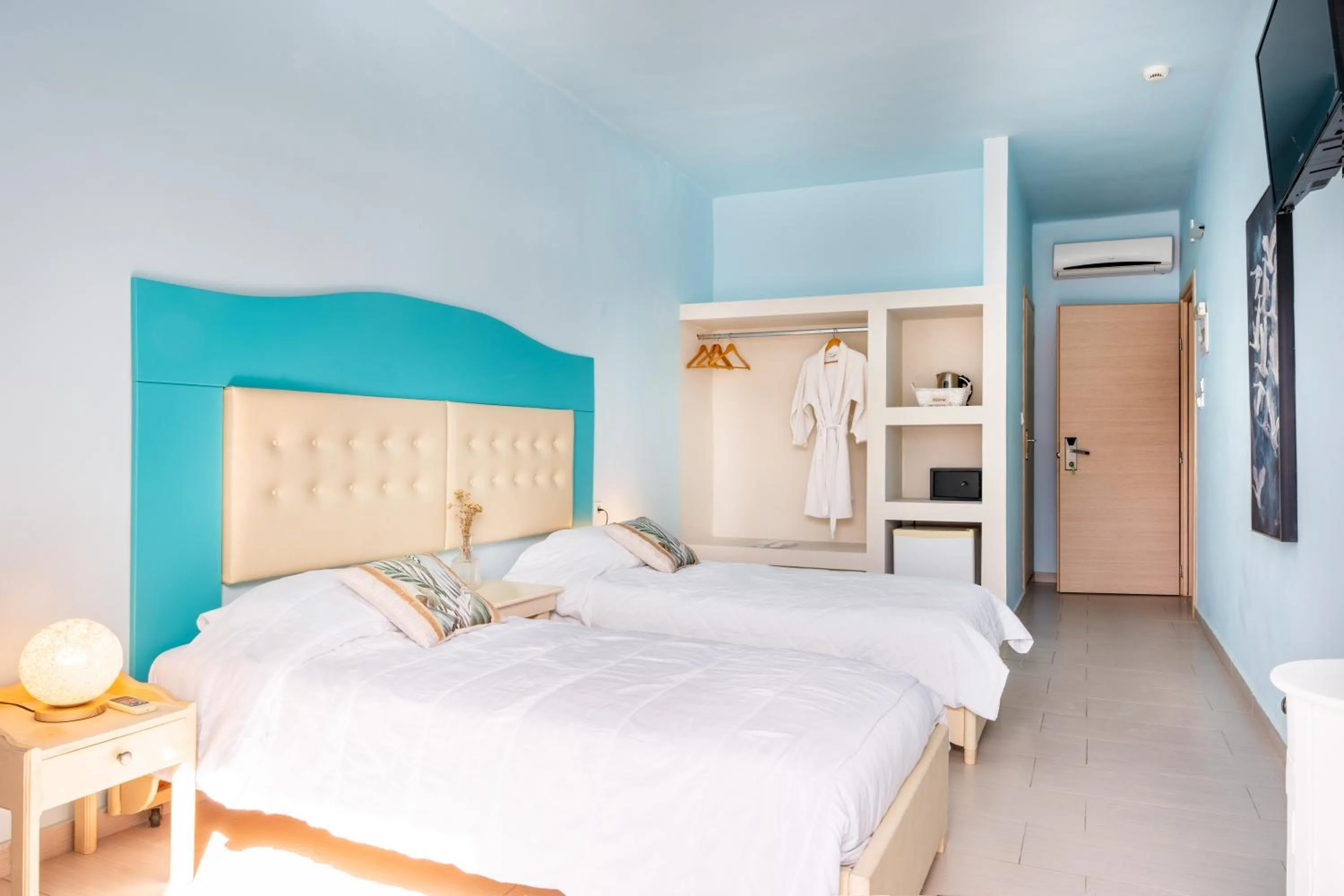 Bed in MasouriBlu Boutique Hotel