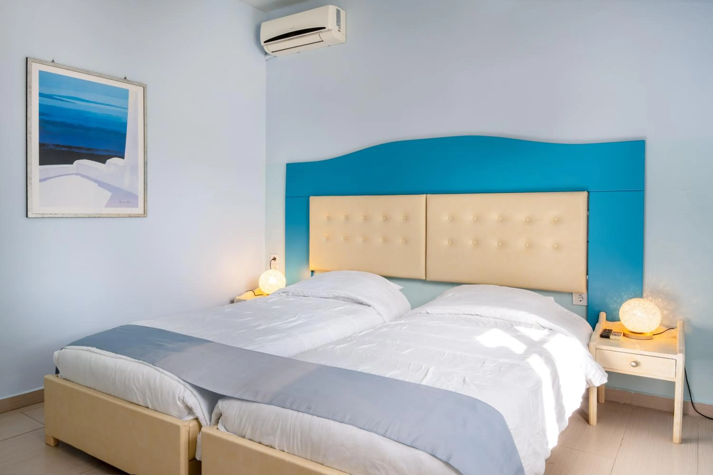 Bed in MasouriBlu Boutique Hotel