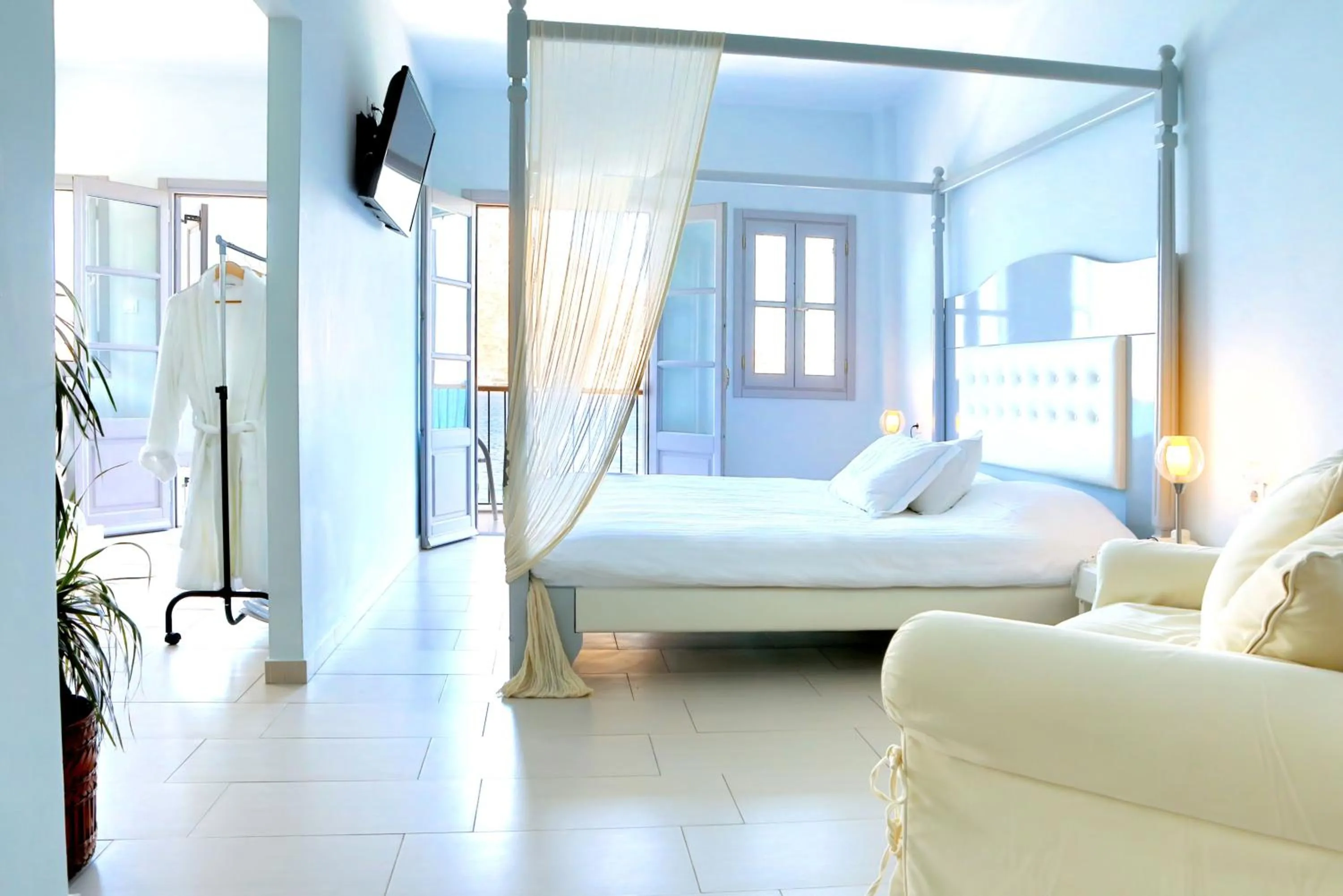 Bedroom, Bed in MasouriBlu Boutique Hotel