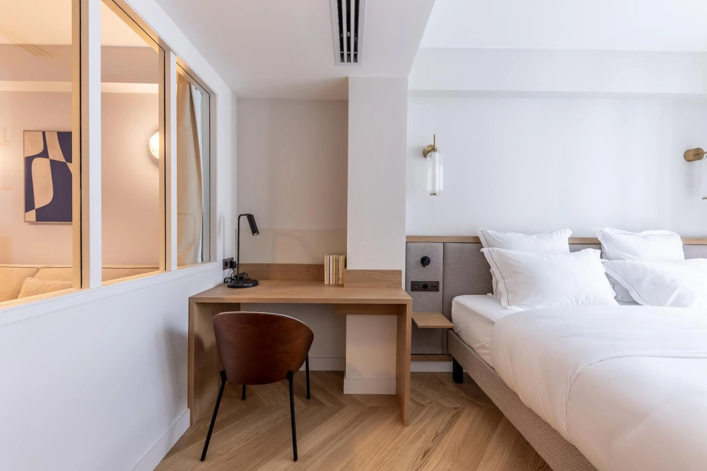 Seating area, Bed in Quartier Libre Opera