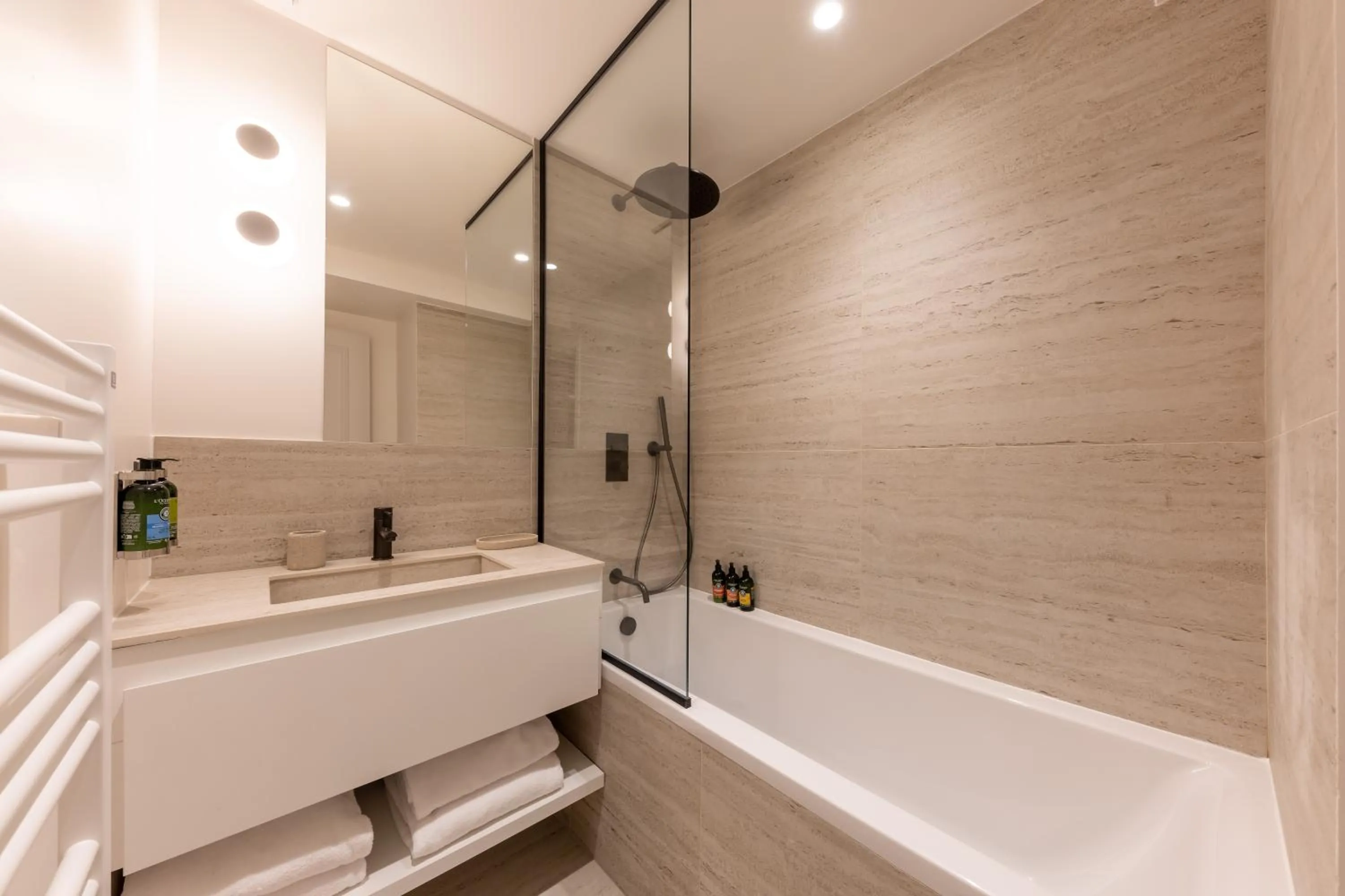 Bathroom in Quartier Libre Opera