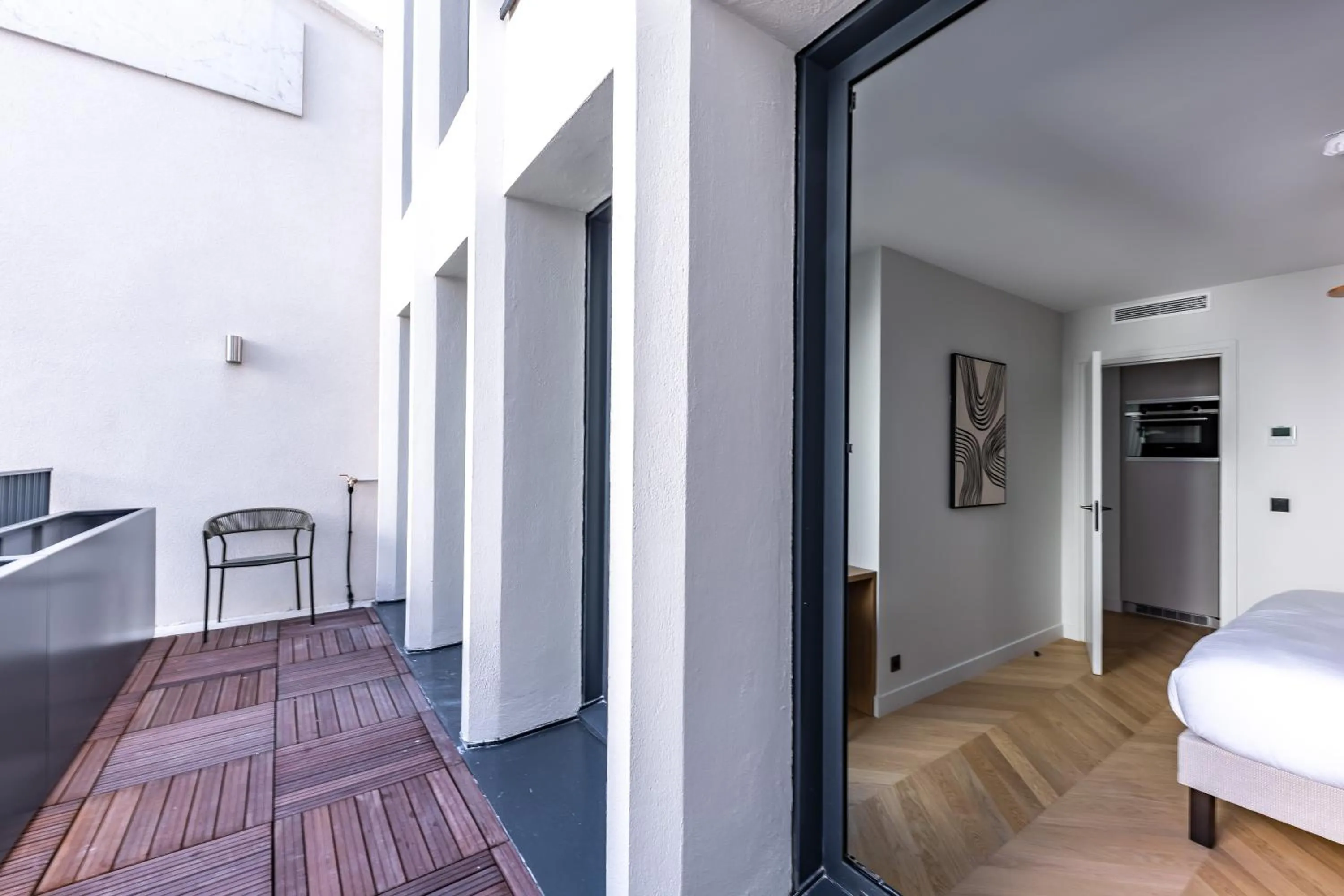 Balcony/Terrace, Bed in Quartier Libre Opera