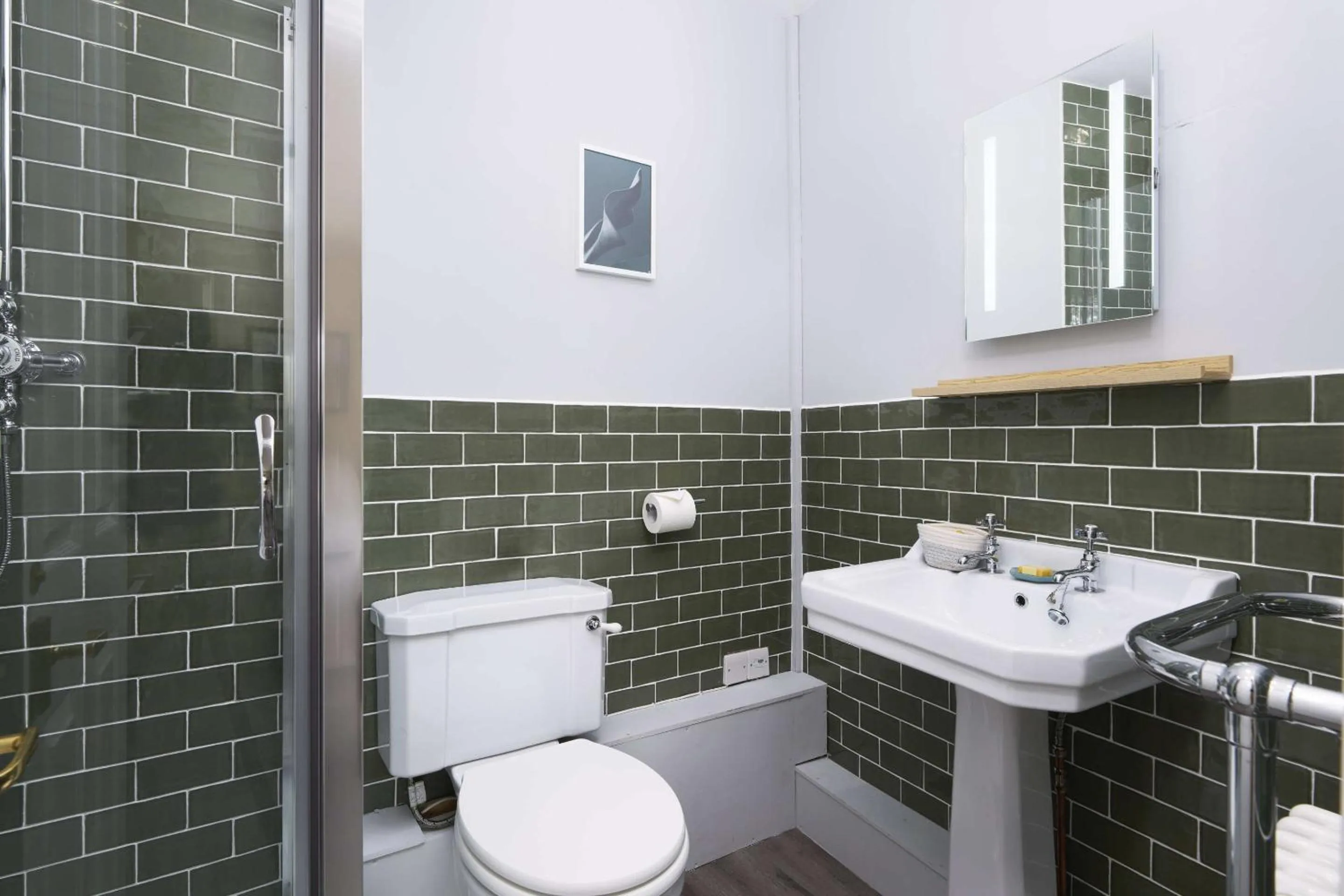 Bathroom in The White Hart Hotel