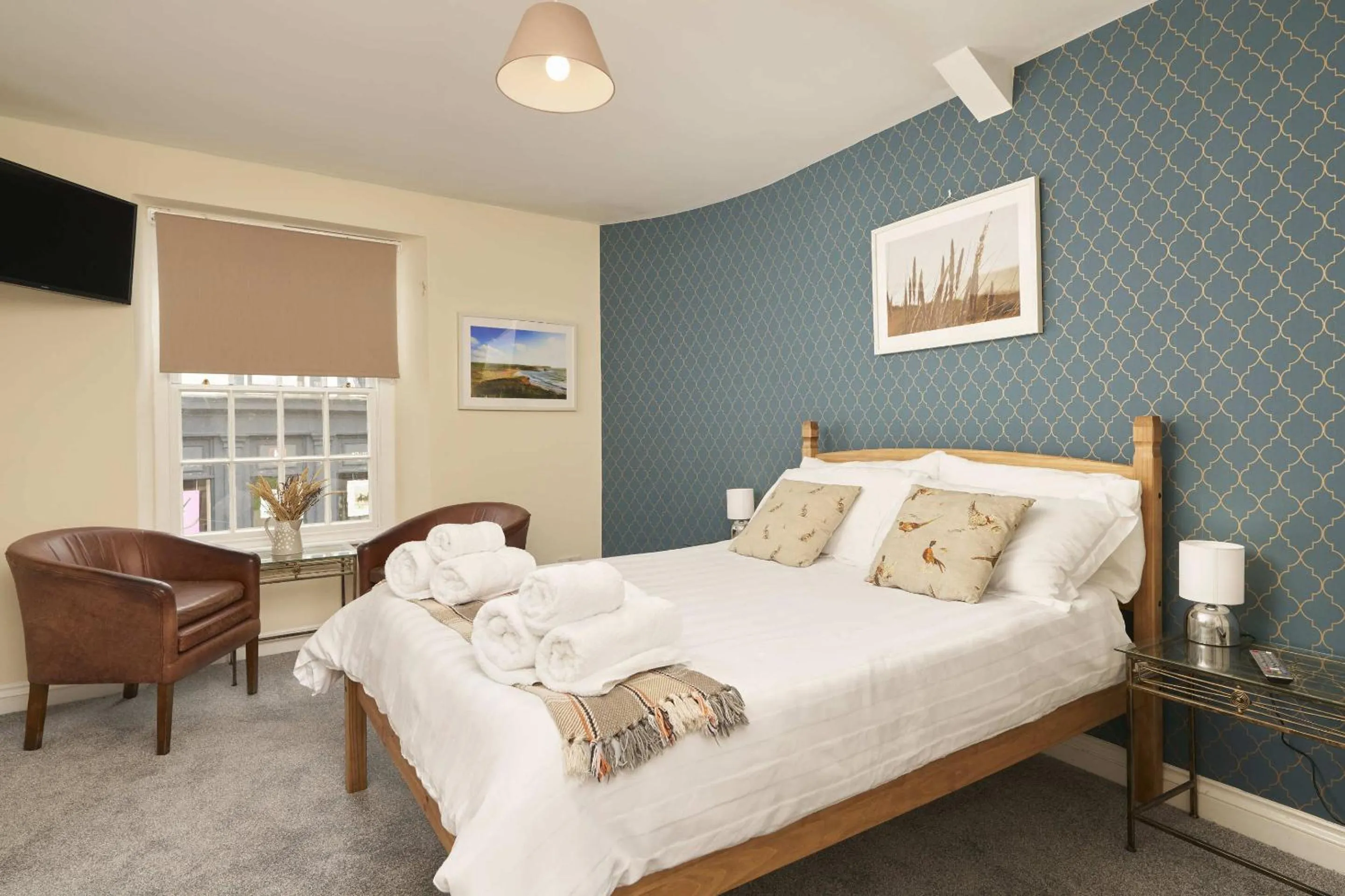 Bedroom, Bed in The White Hart Hotel