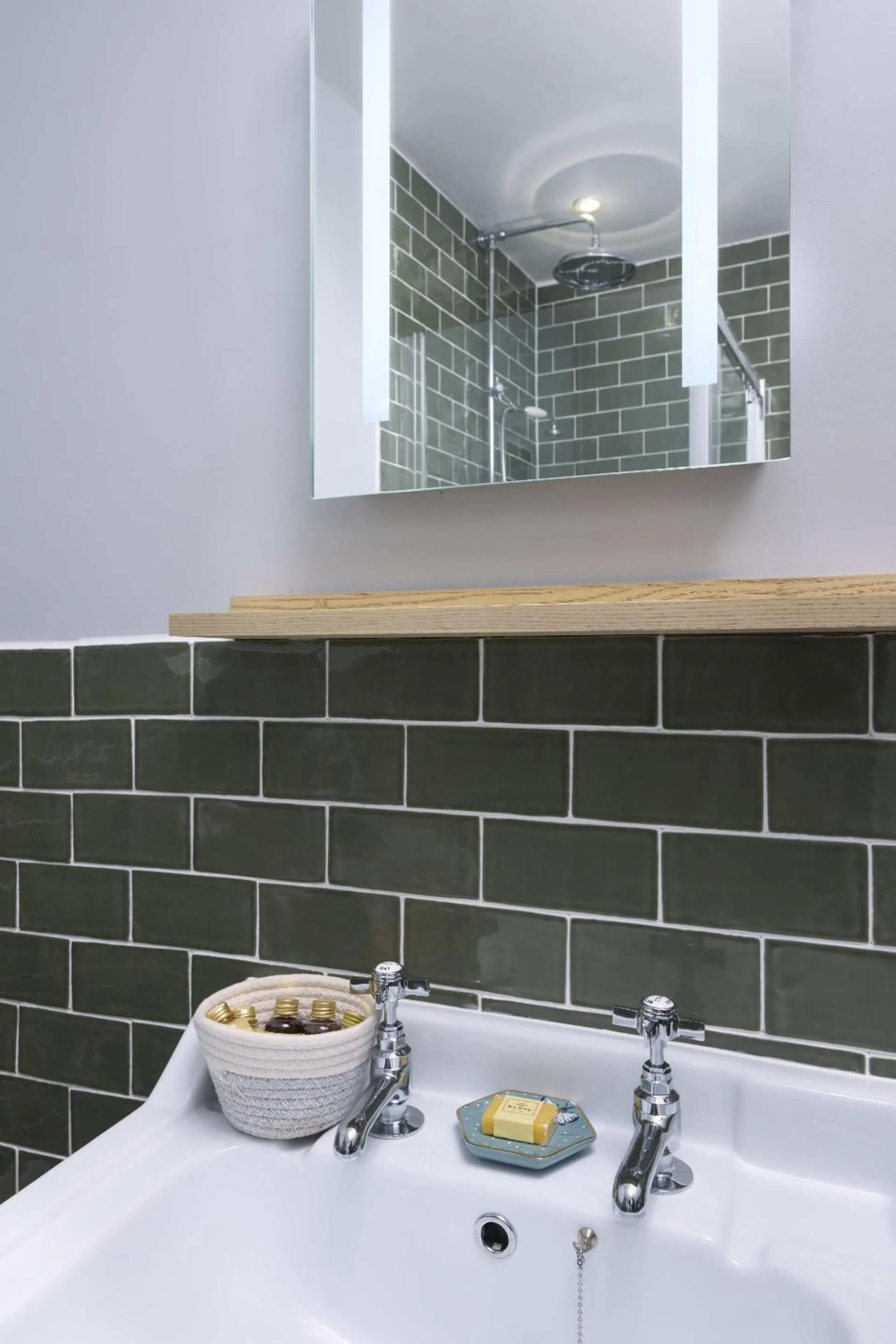 Bathroom in The White Hart Hotel