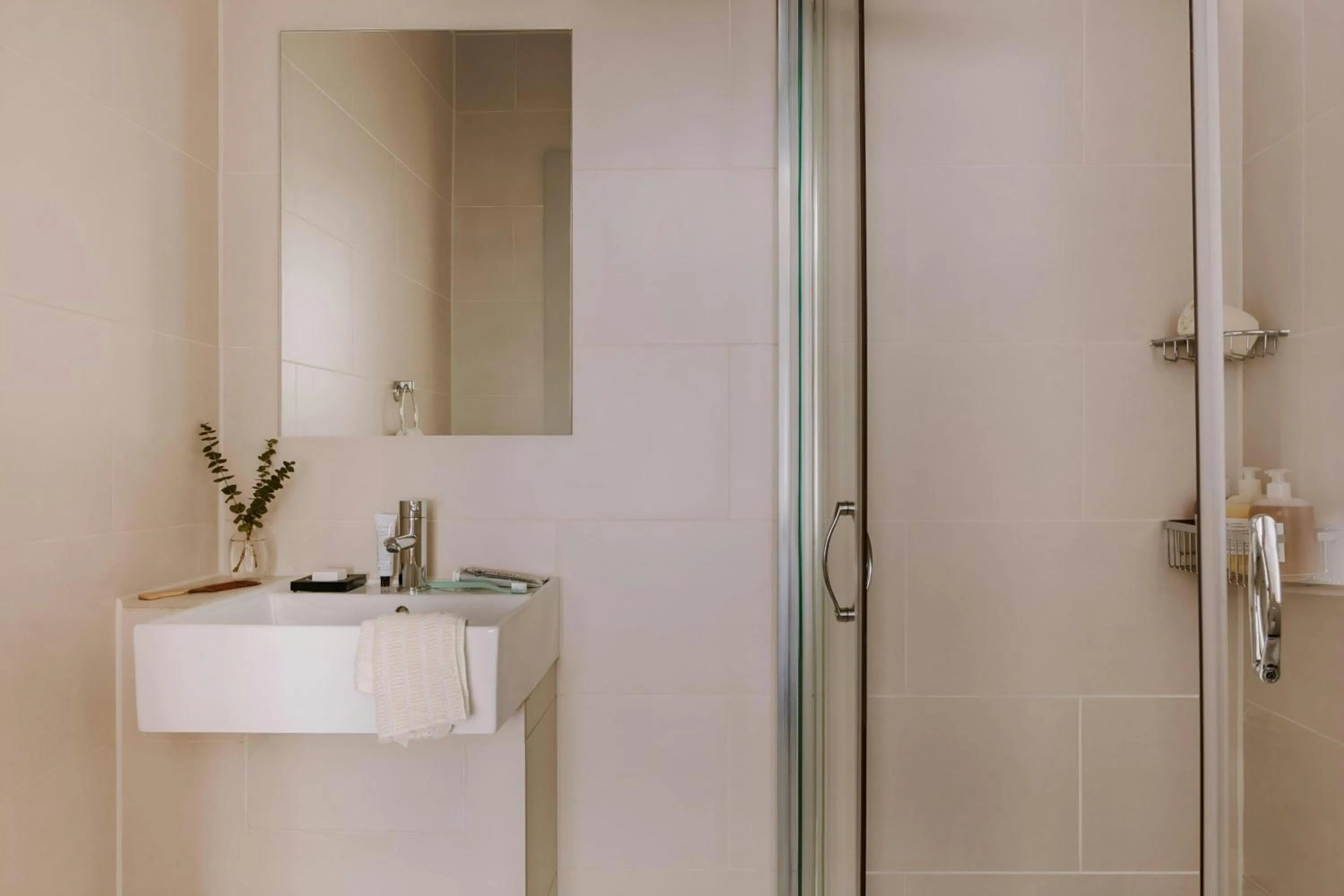 Bathroom in The Gilbert Hotel Kensington, Sonder Hotel by Marriott Bonvoy